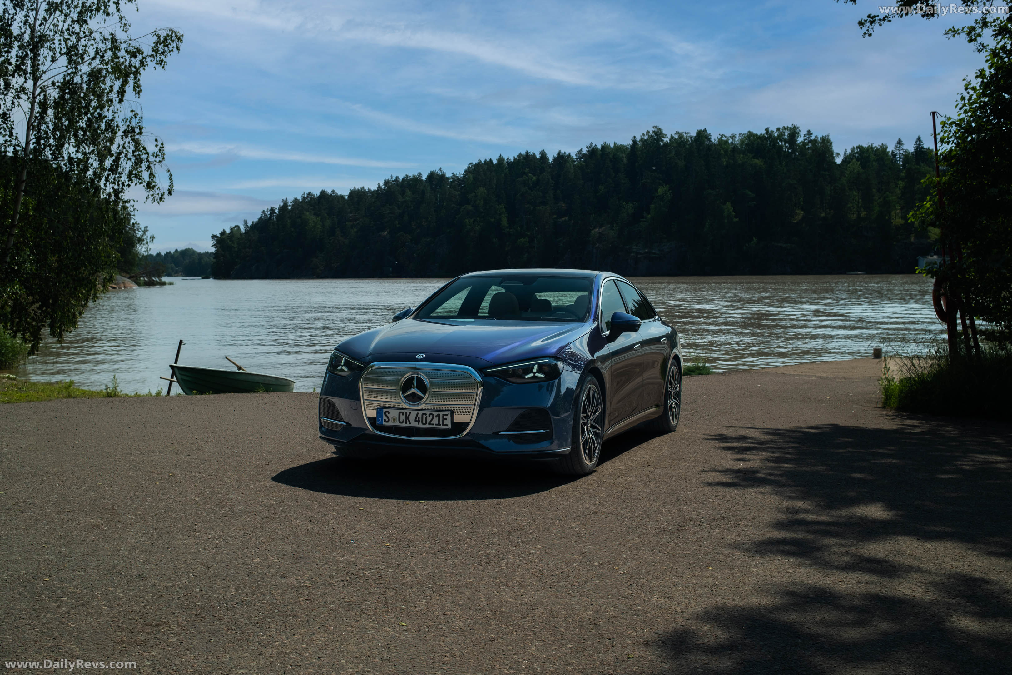 2027 Mercedes-Benz C 400 Electric W540 Twilight Blue Front View