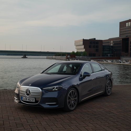 2027 Mercedes-Benz C 400 Electric W540 Twilight Blue Front View