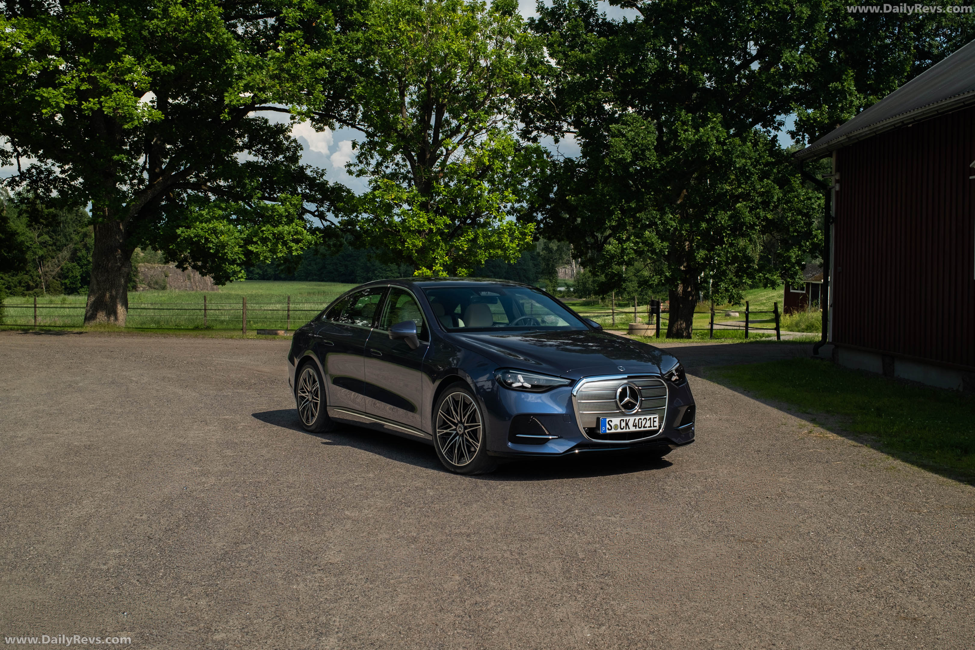 2027 Mercedes-Benz C 400 Electric W540 Twilight Blue Front View