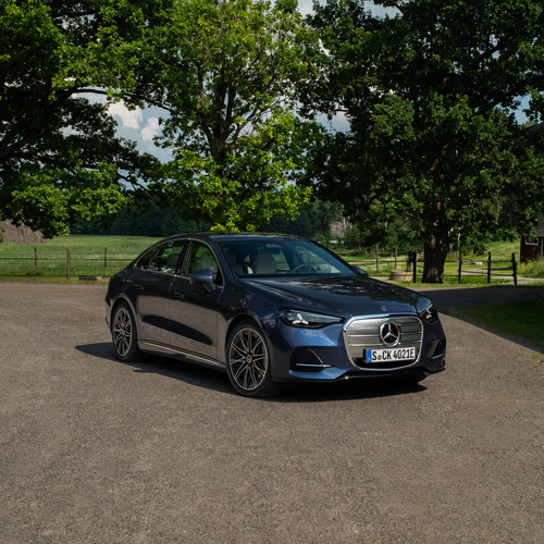 2027 Mercedes-Benz C 400 Electric W540 Twilight Blue Front View