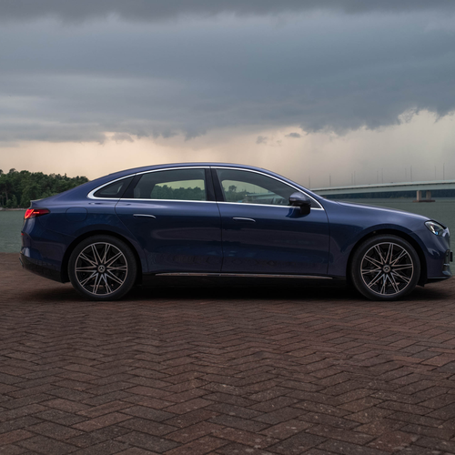 2027 Mercedes-Benz C 400 Electric W540 Twilight Blue Side View