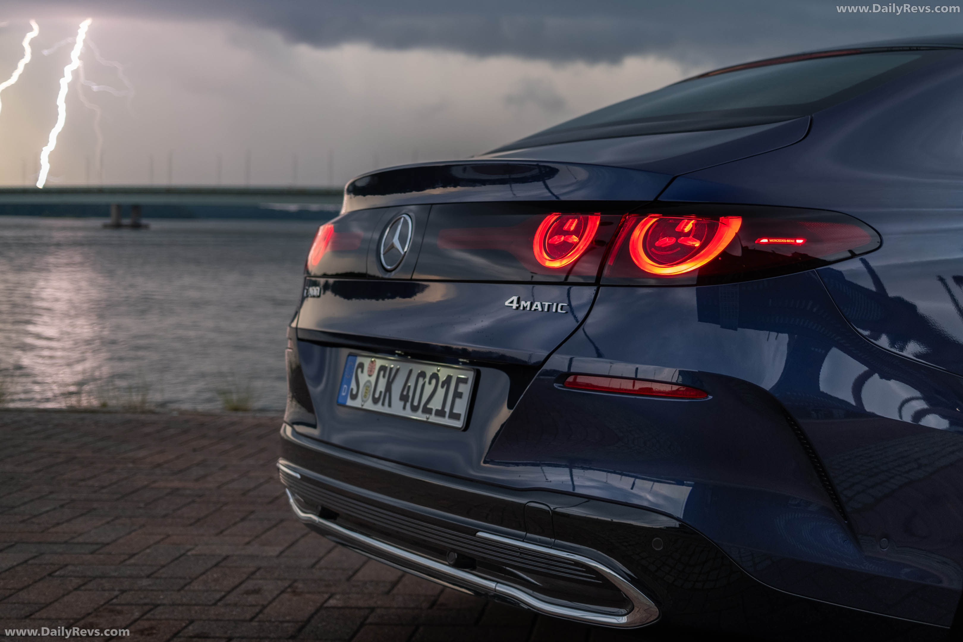 2027 Mercedes-Benz C 400 Electric W540 Twilight Blue Exterior