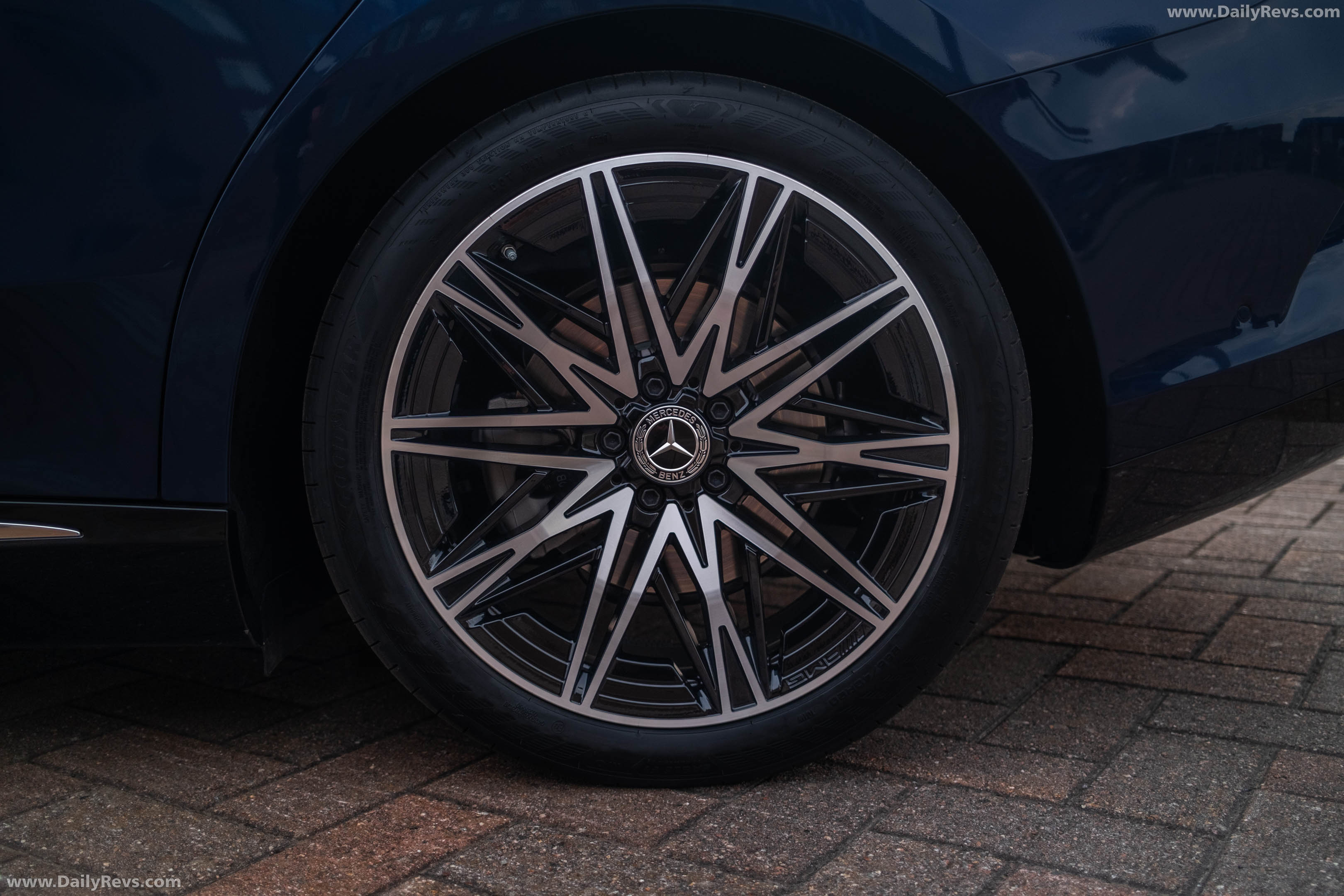 2027 Mercedes-Benz C 400 Electric W540 Twilight Blue Exterior