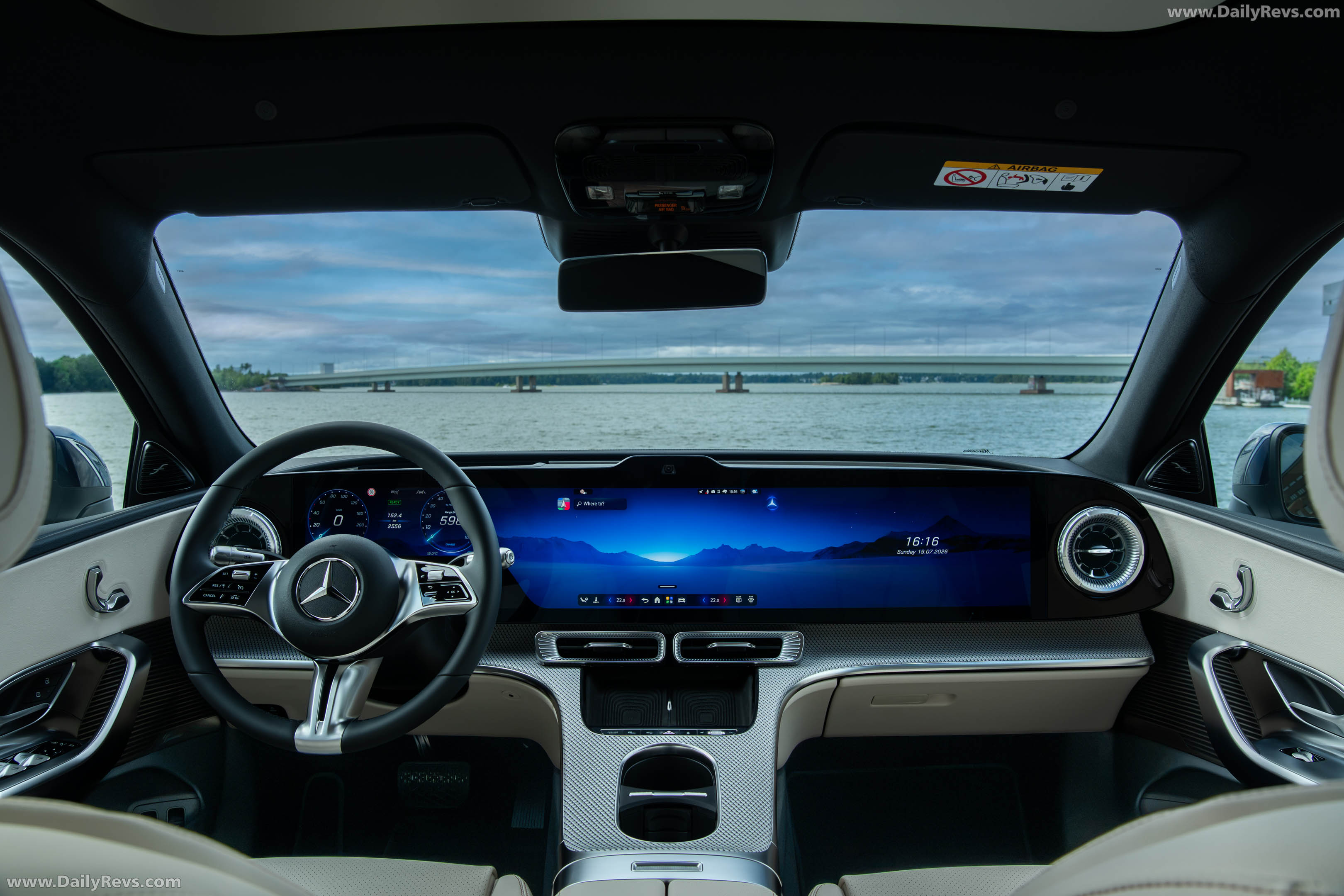 2027 Mercedes-Benz C 400 Electric W540 Twilight Blue Interior