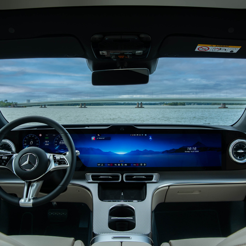 2027 Mercedes-Benz C 400 Electric W540 Twilight Blue Interior