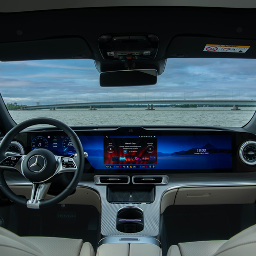 2027 Mercedes-Benz C 400 Electric W540 Twilight Blue Interior