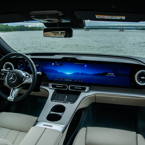 2027 Mercedes-Benz C 400 Electric W540 Twilight Blue Interior