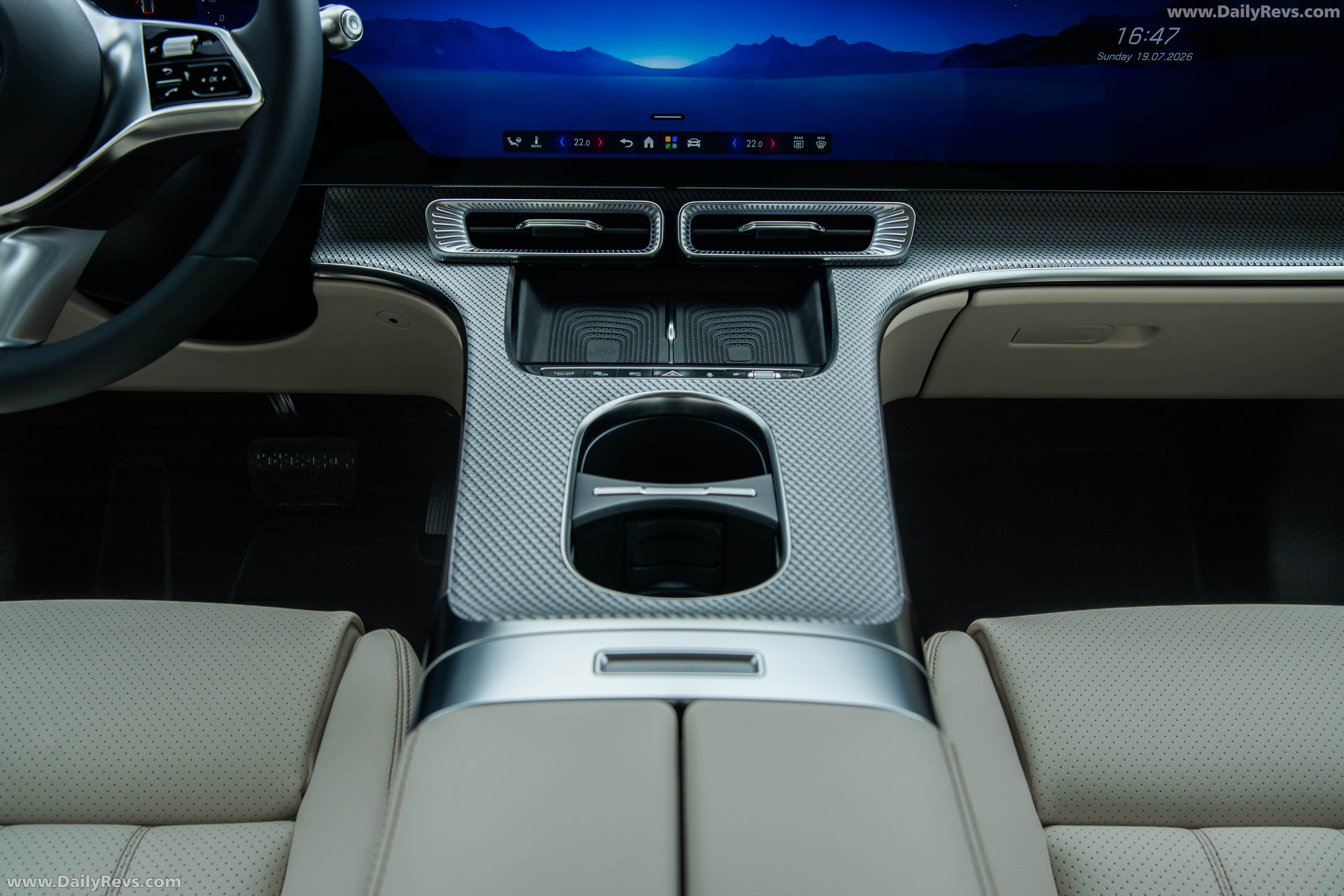 2027 Mercedes-Benz C 400 Electric W540 Twilight Blue Interior