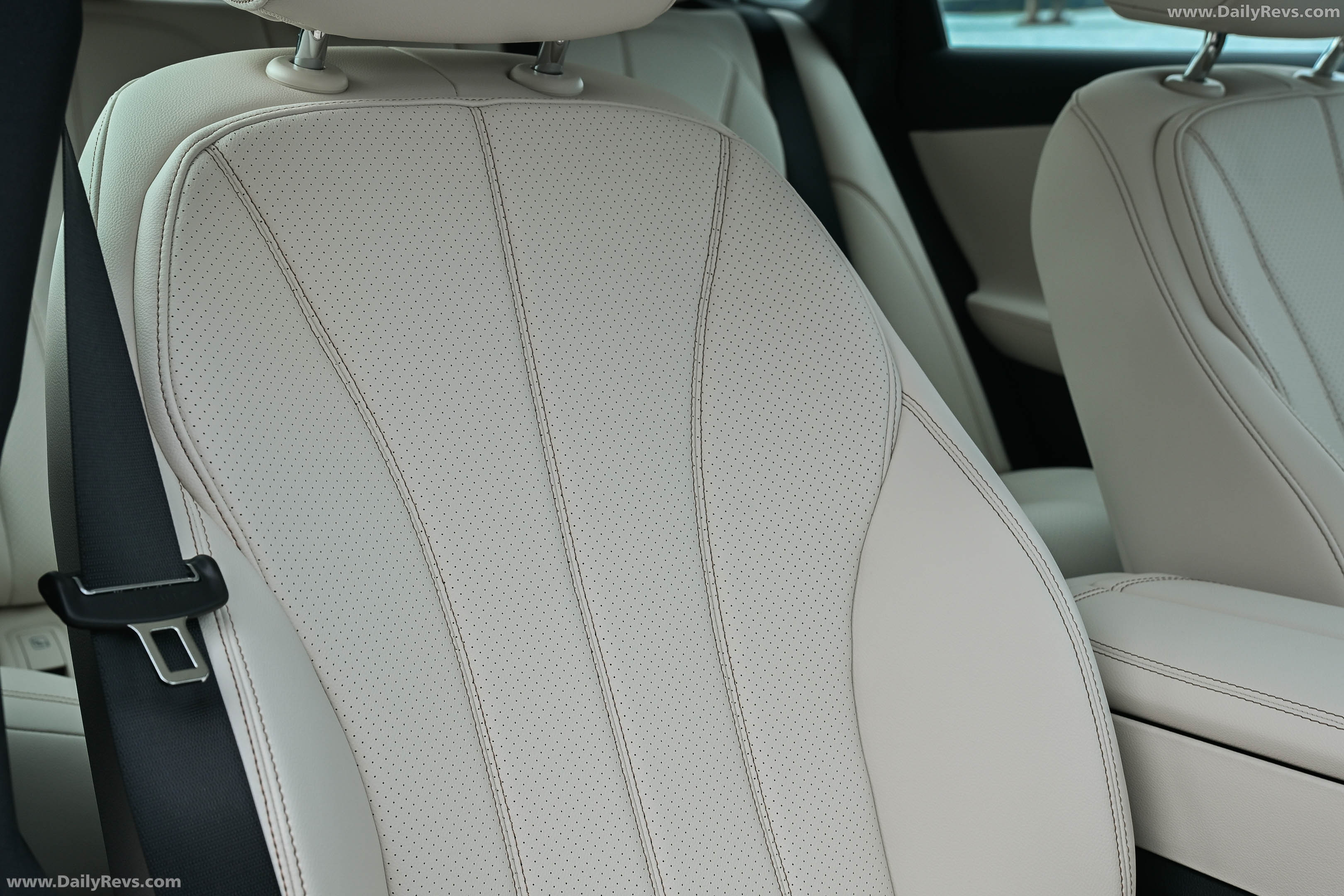 2027 Mercedes-Benz C 400 Electric W540 Twilight Blue Interior