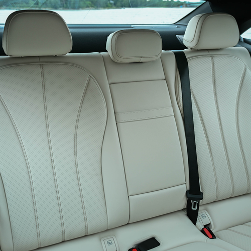 2027 Mercedes-Benz C 400 Electric W540 Twilight Blue Interior