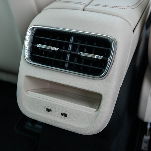 2027 Mercedes-Benz C 400 Electric W540 Twilight Blue Interior