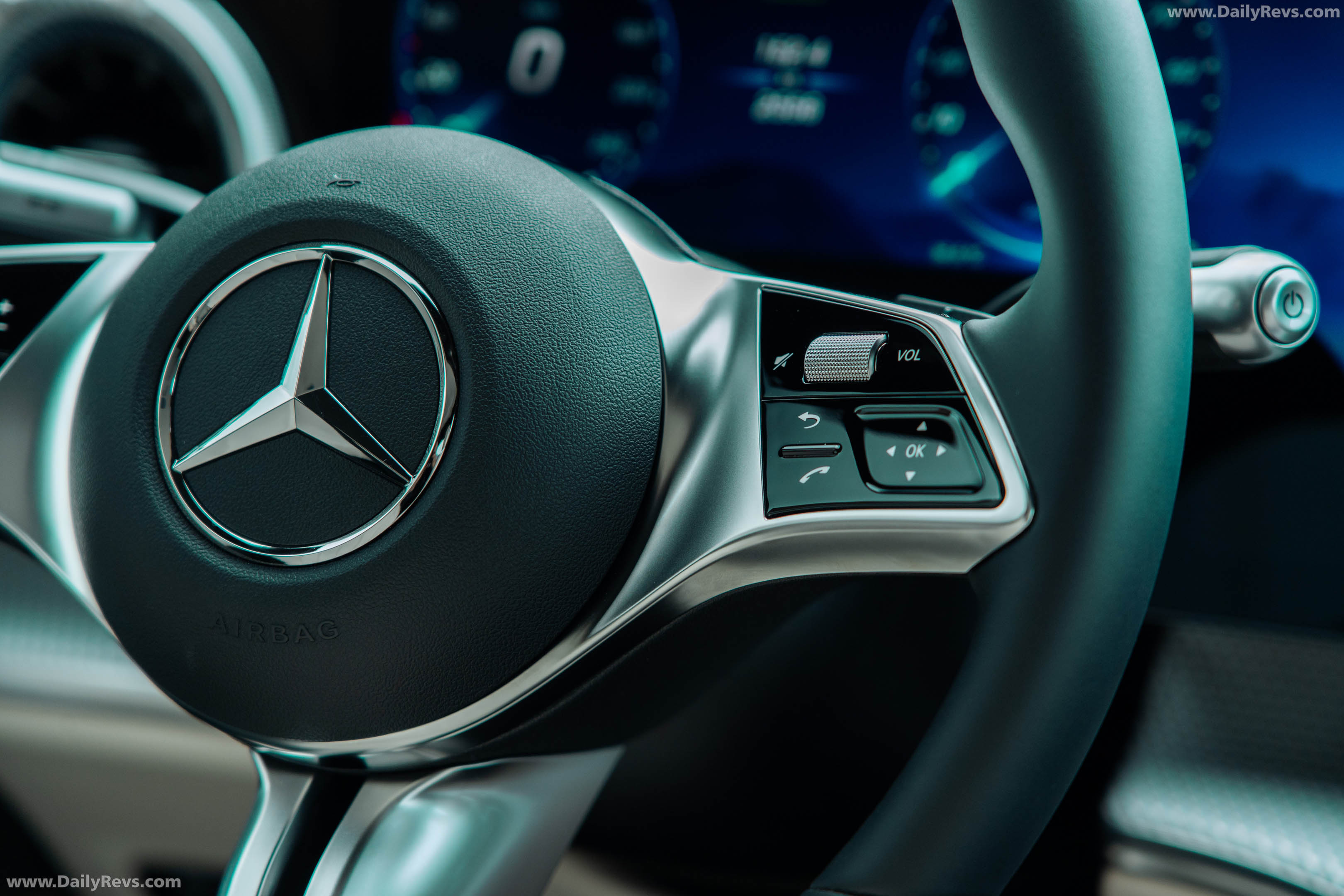 2027 Mercedes-Benz C 400 Electric W540 Twilight Blue Interior