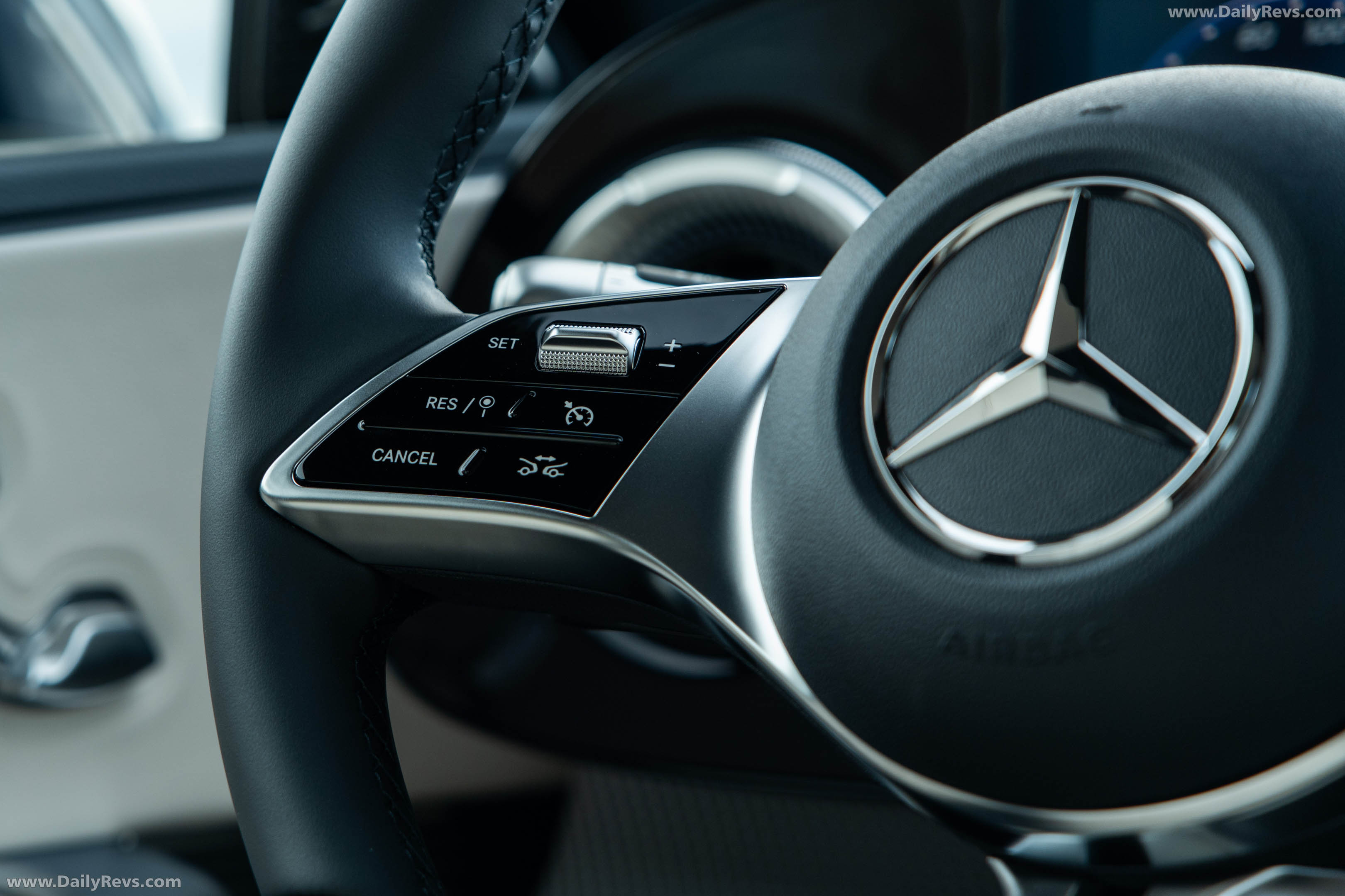 2027 Mercedes-Benz C 400 Electric W540 Twilight Blue Interior