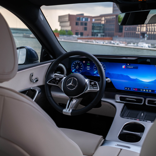 2027 Mercedes-Benz C 400 Electric W540 Twilight Blue Interior