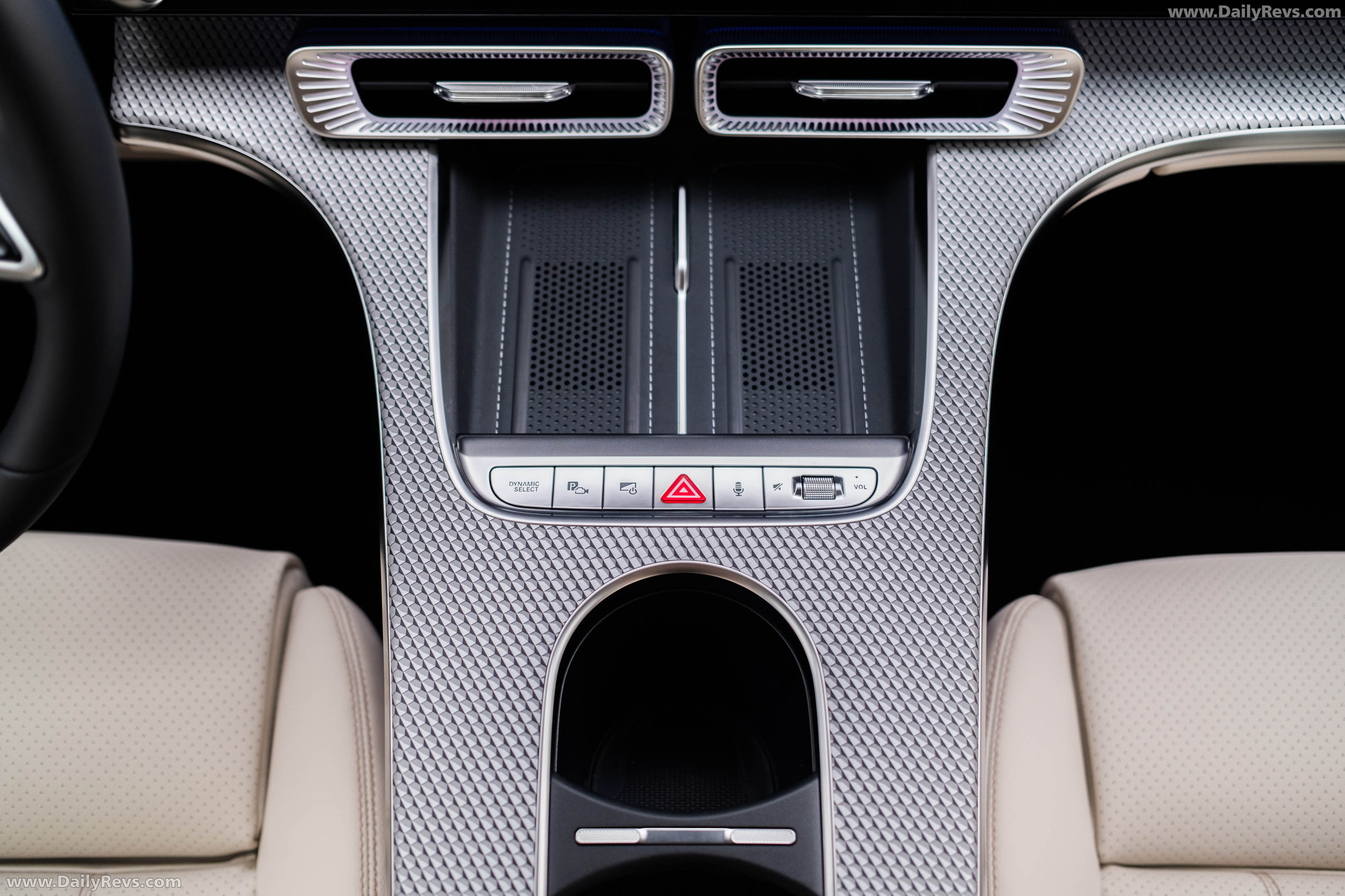 2027 Mercedes-Benz C 400 Electric W540 Twilight Blue Interior