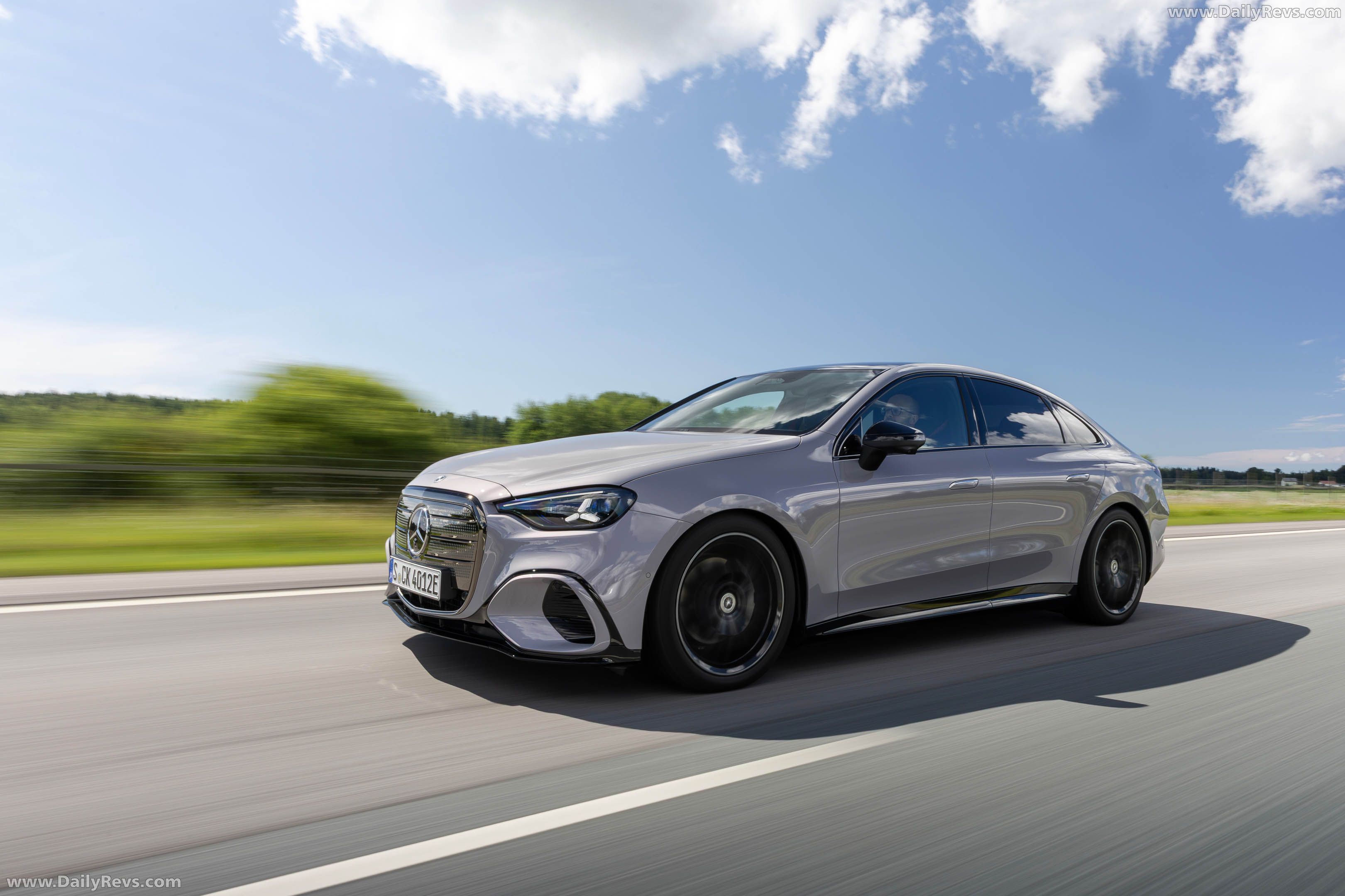2027 Mercedes-Benz C 400 Electric W540 Miami Silver Front View