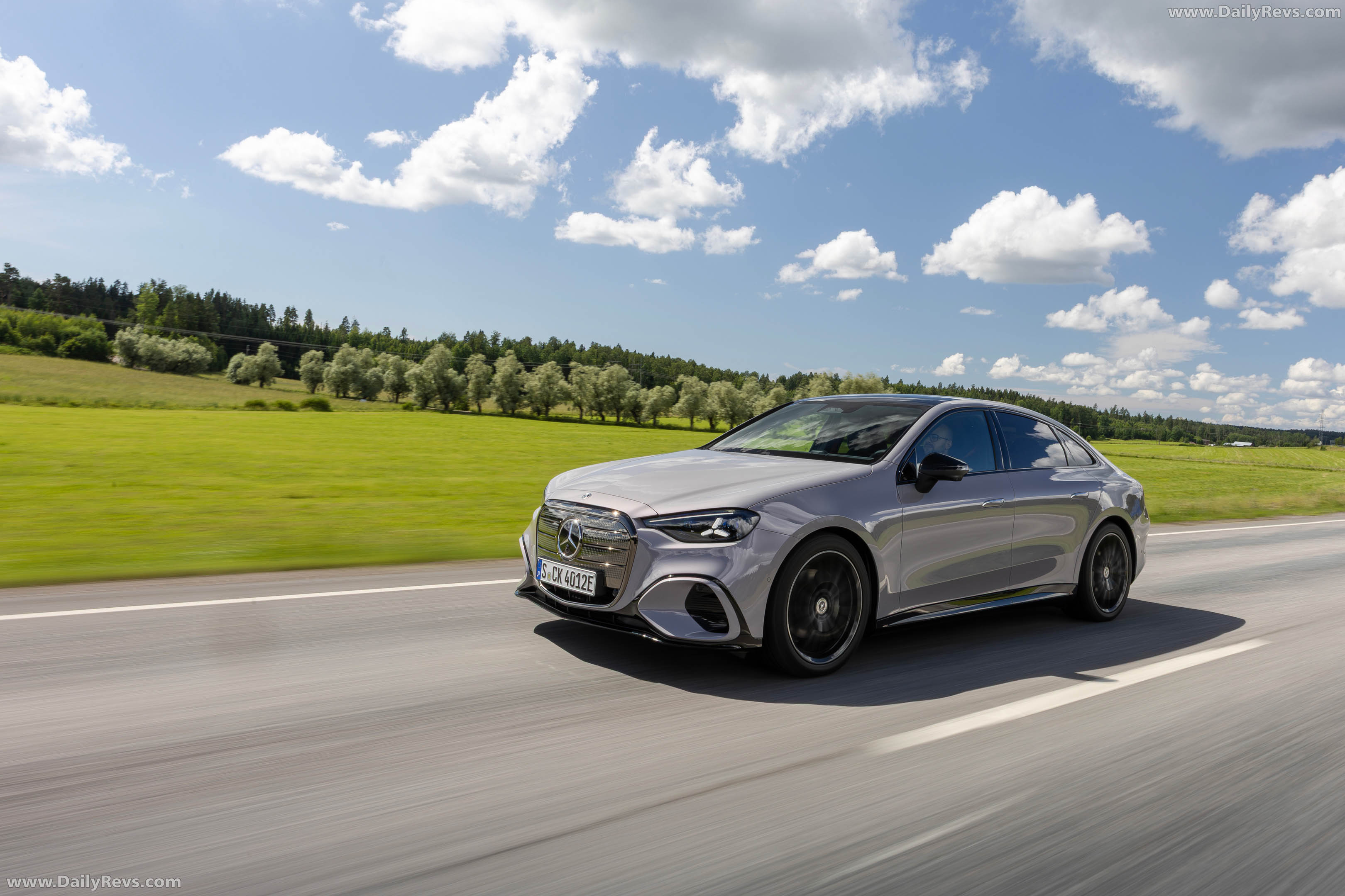 2027 Mercedes-Benz C 400 Electric W540 Miami Silver Front View