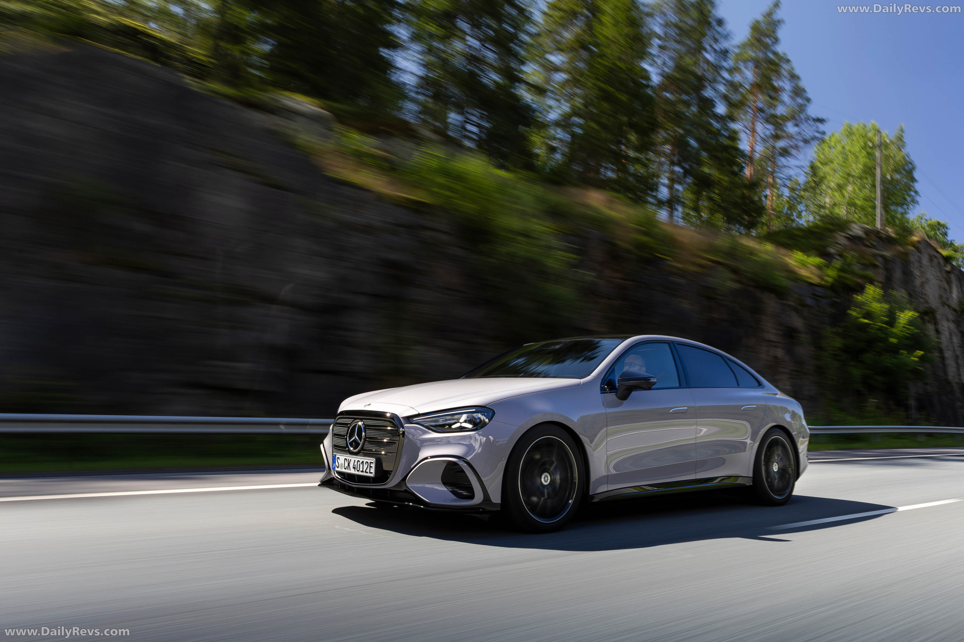 2027 Mercedes-Benz C 400 Electric W540 Miami Silver Front View