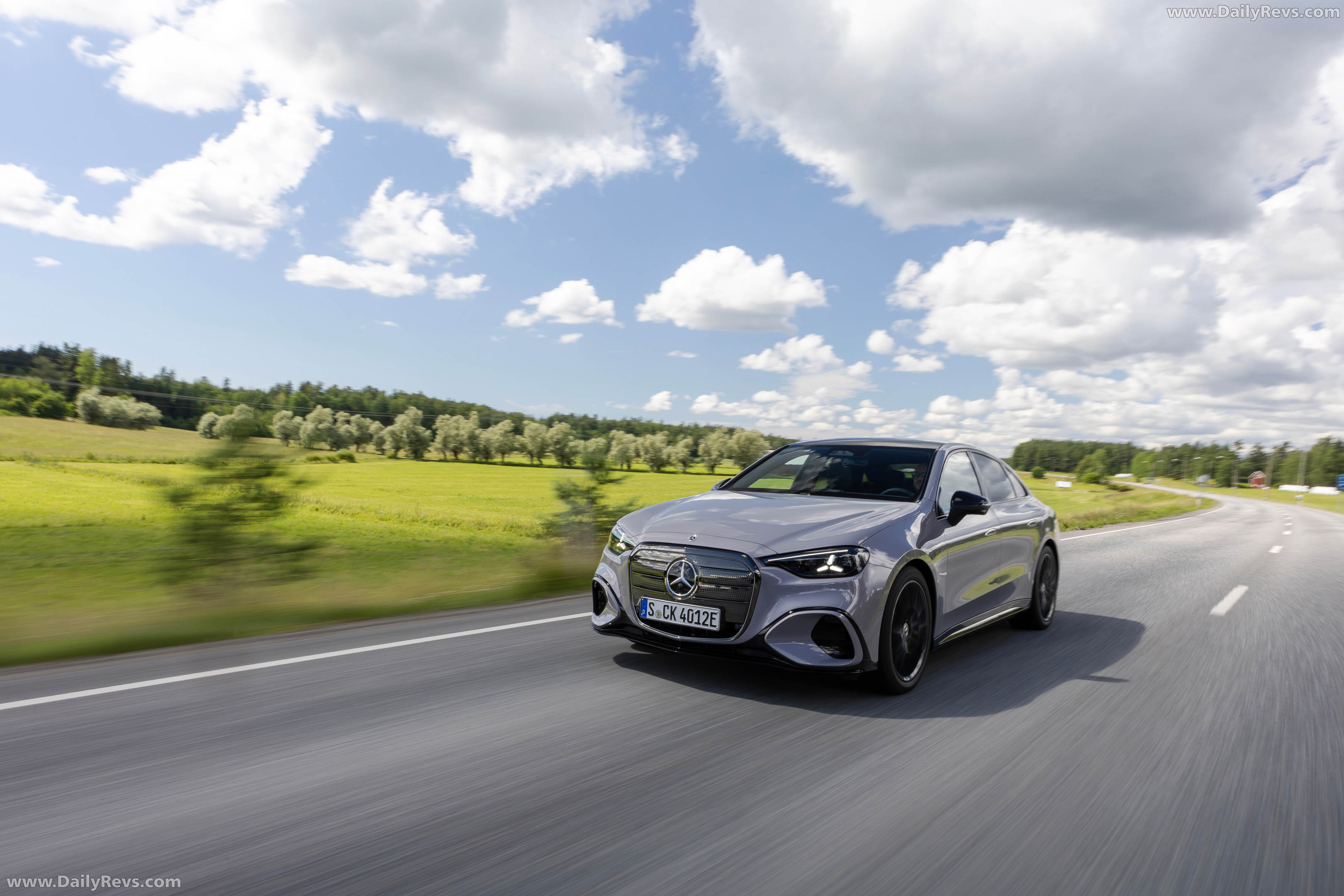 2027 Mercedes-Benz C 400 Electric W540 Miami Silver Front View