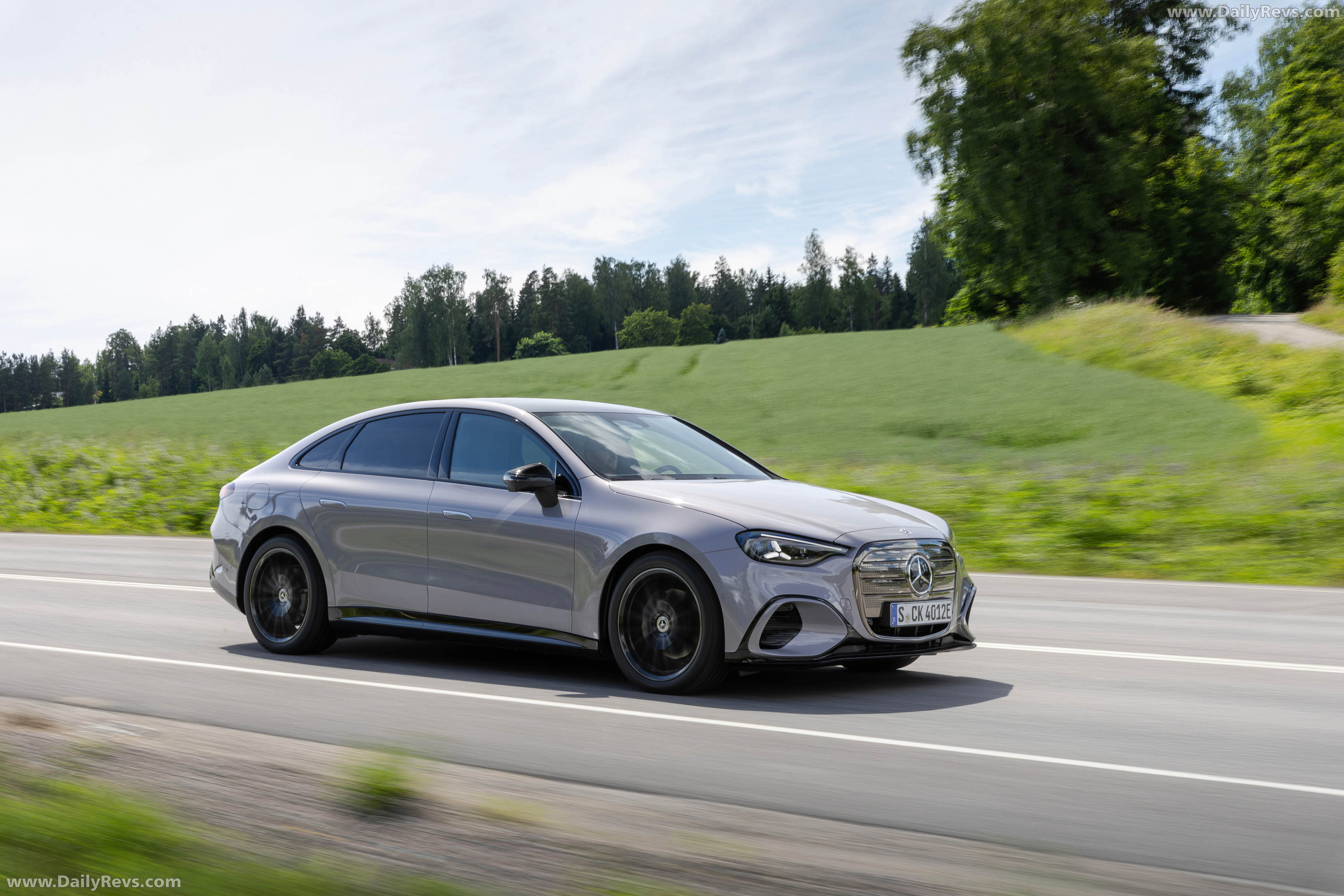 2027 Mercedes-Benz C 400 Electric W540 Miami Silver Front View