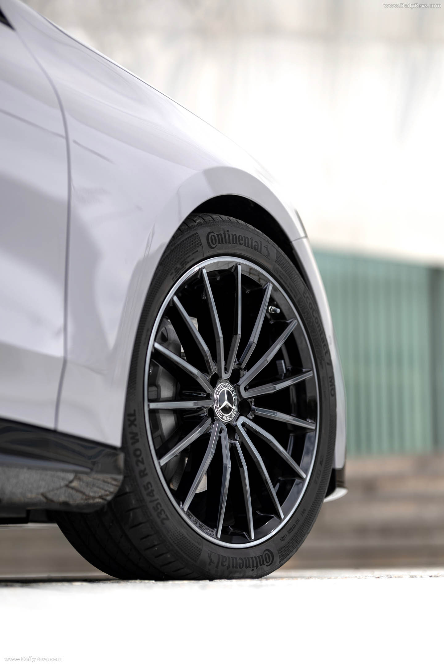 2027 Mercedes-Benz C 400 Electric W540 Miami Silver Exterior