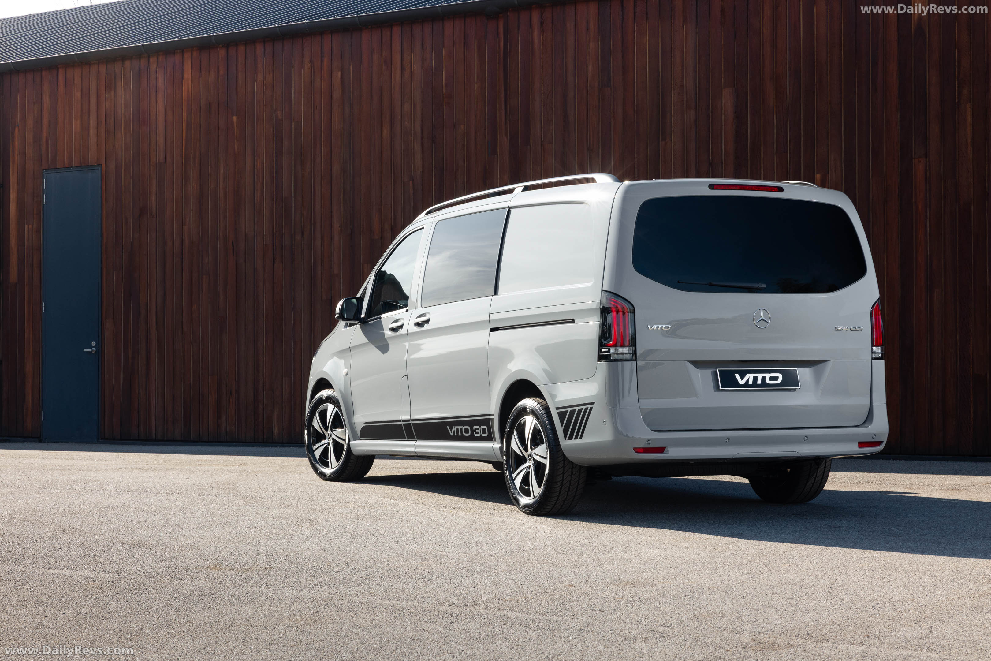 2026 Mercedes-Benz Vito 30th Anniversary Edition Rear View