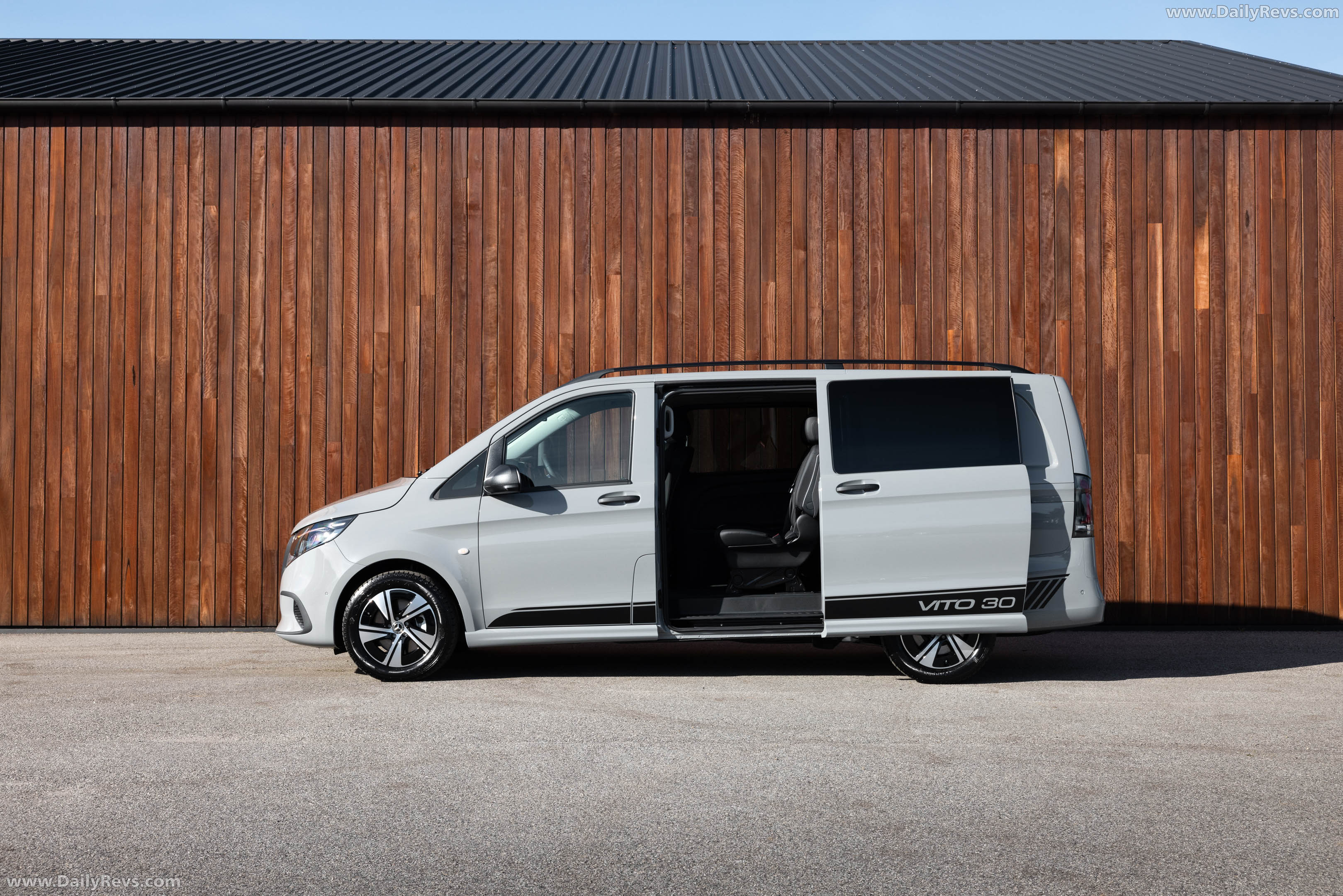 2026 Mercedes-Benz Vito 30th Anniversary Edition Side View
