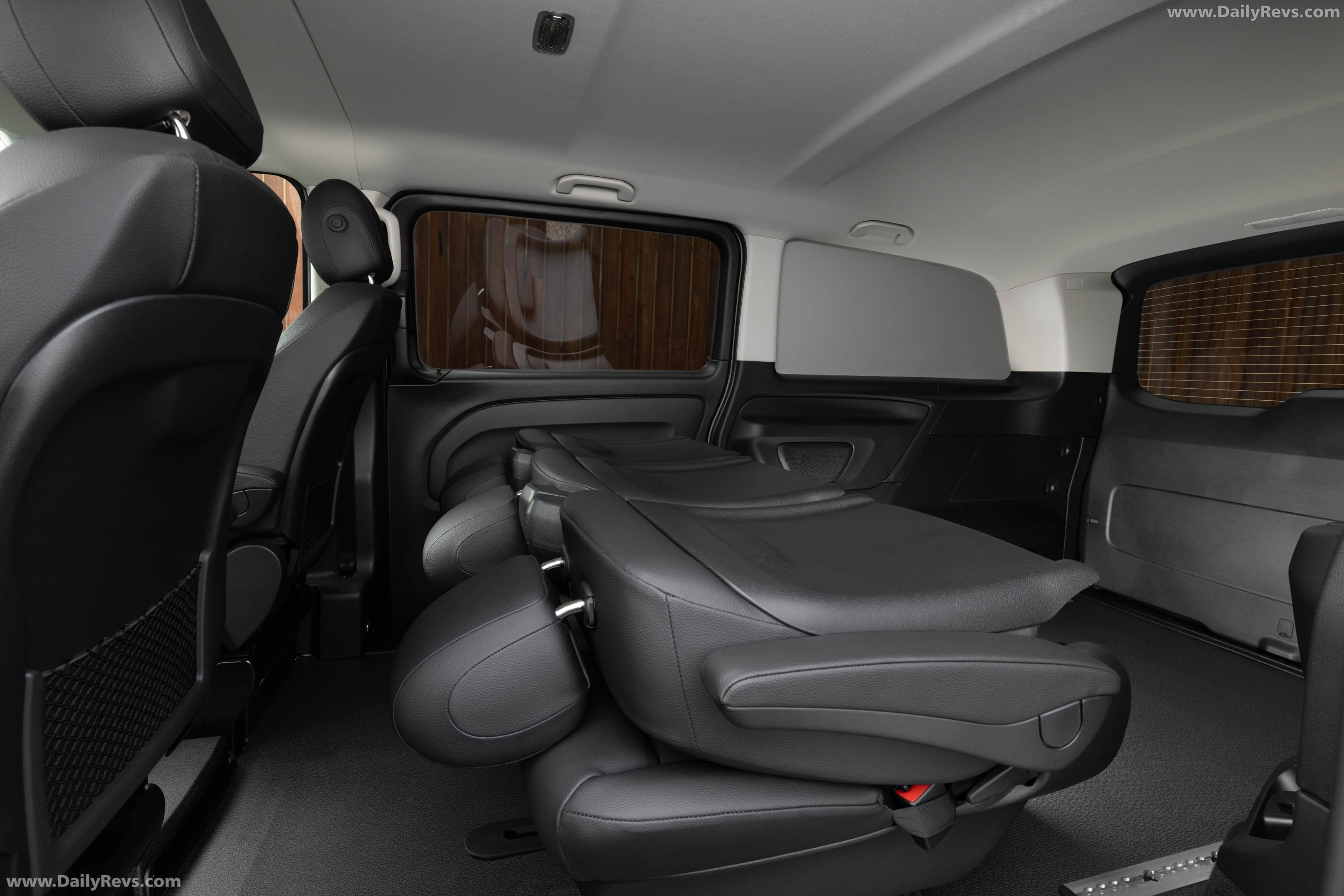 2026 Mercedes-Benz Vito 30th Anniversary Edition Interior