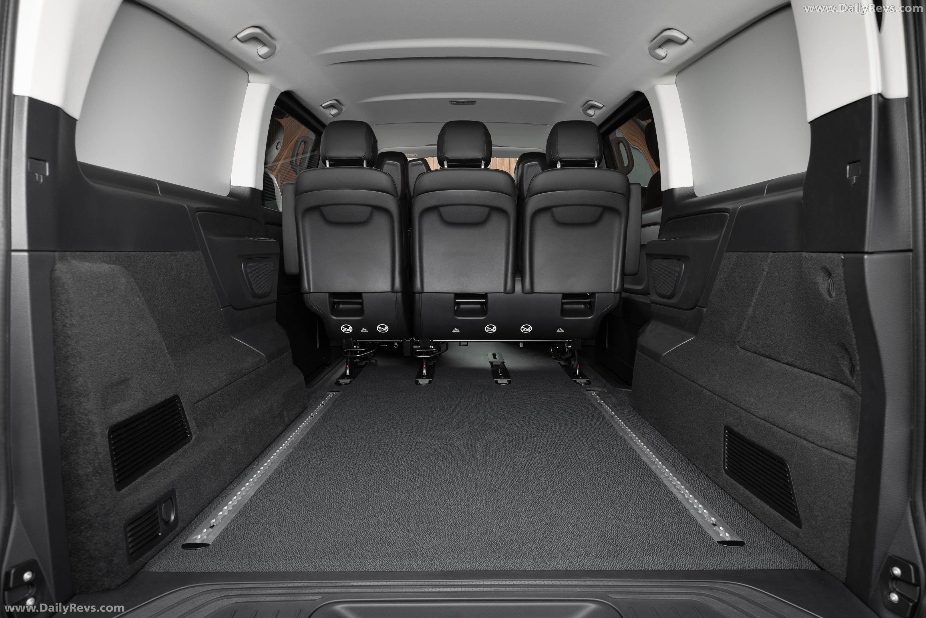 2026 Mercedes-Benz Vito 30th Anniversary Edition Interior