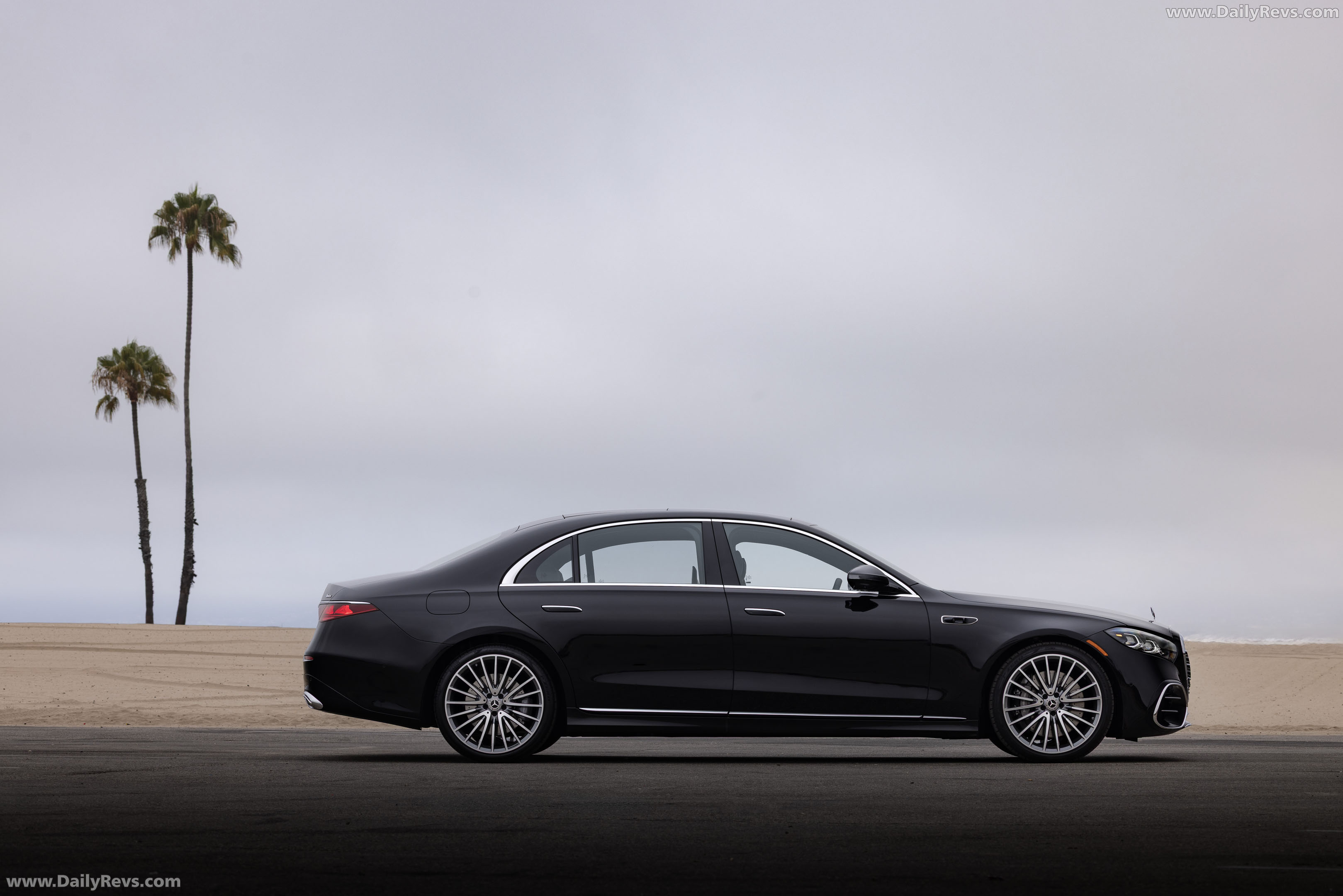 2027 Mercedes-Benz S 580 4MATIC W223 US Version Side View