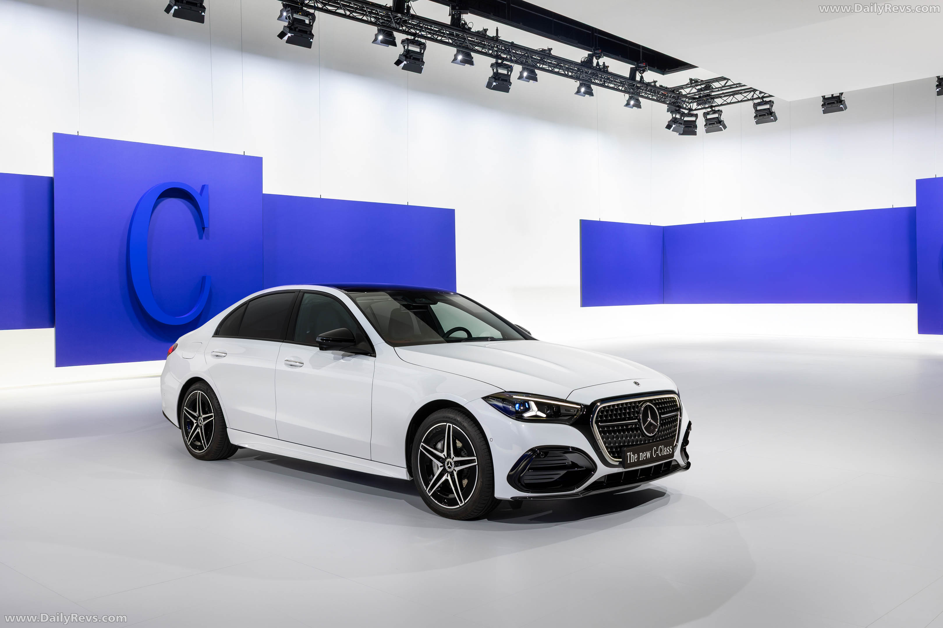 2027 Mercedes-Benz C 400e W206 Front View