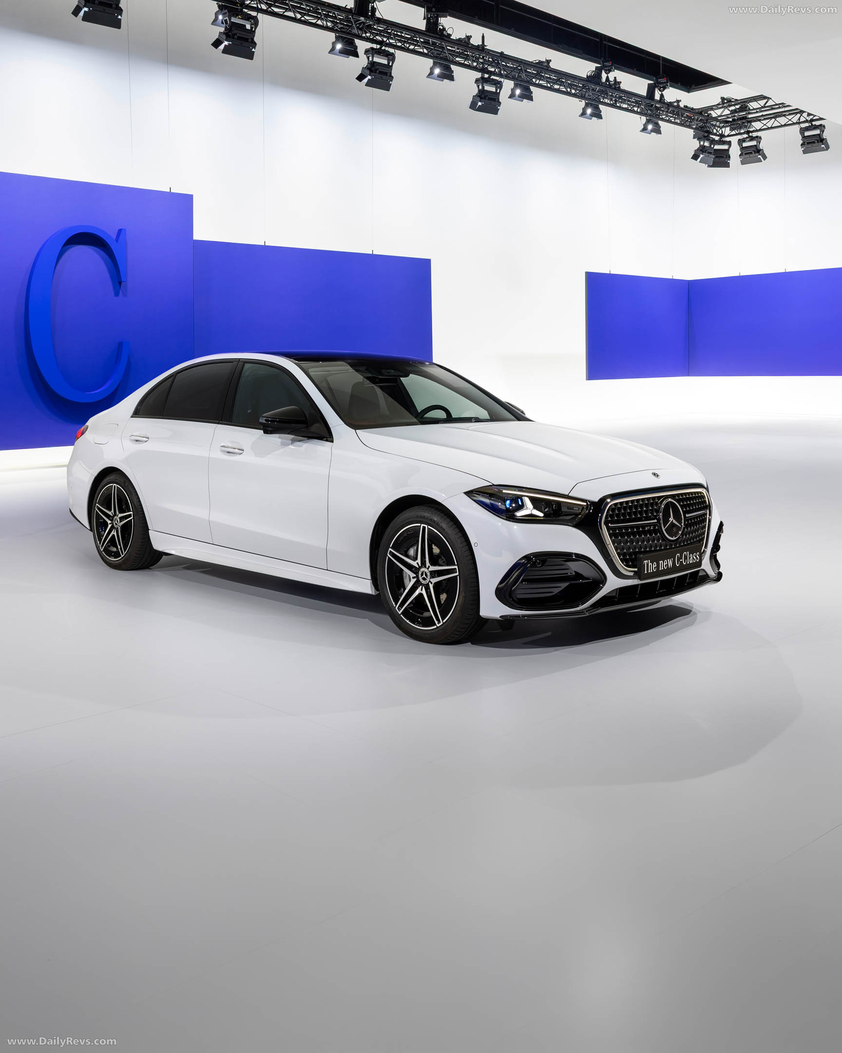 2027 Mercedes-Benz C 400e W206 Front View