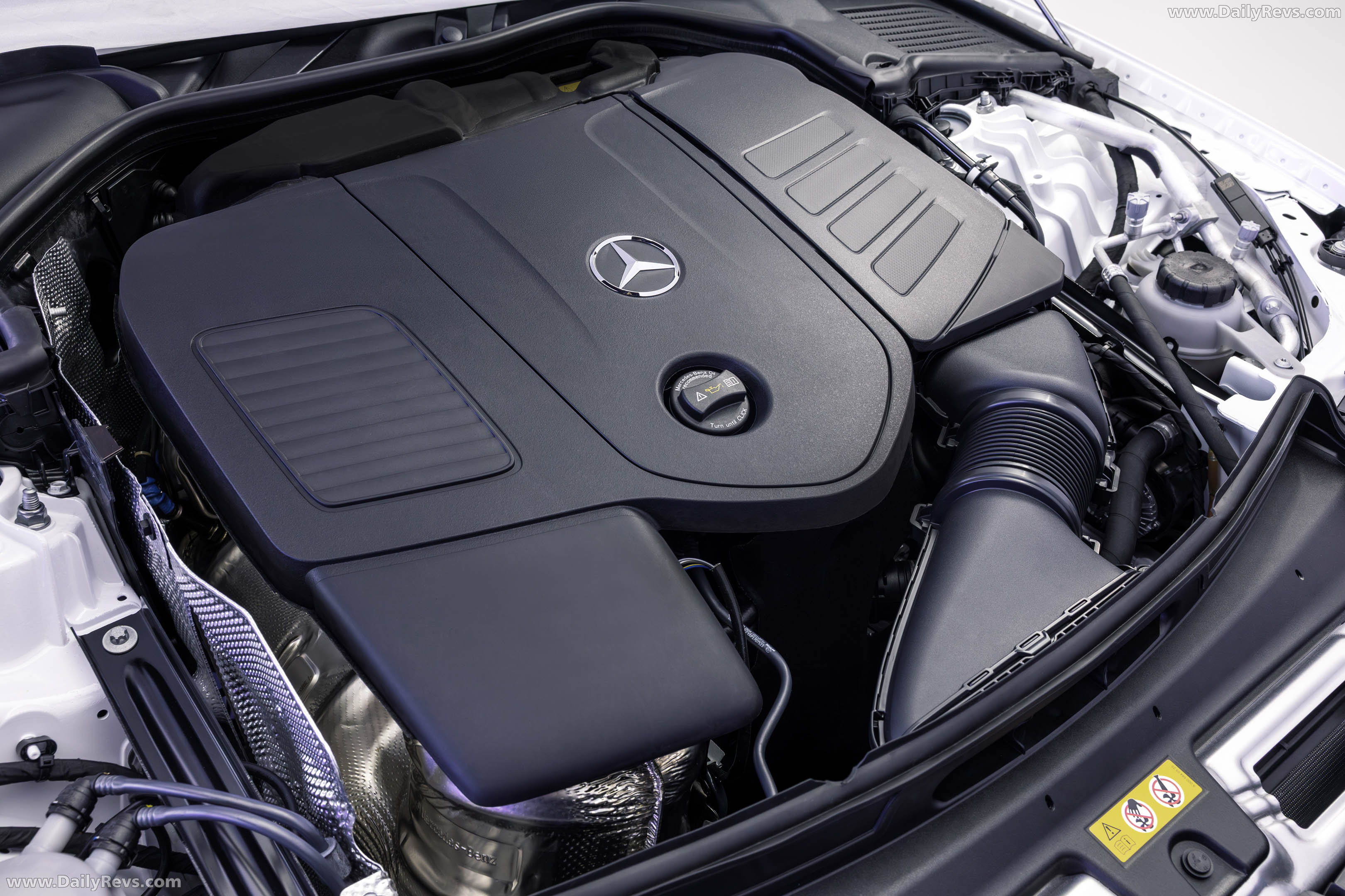 2027 Mercedes-Benz C 400e W206 Engine