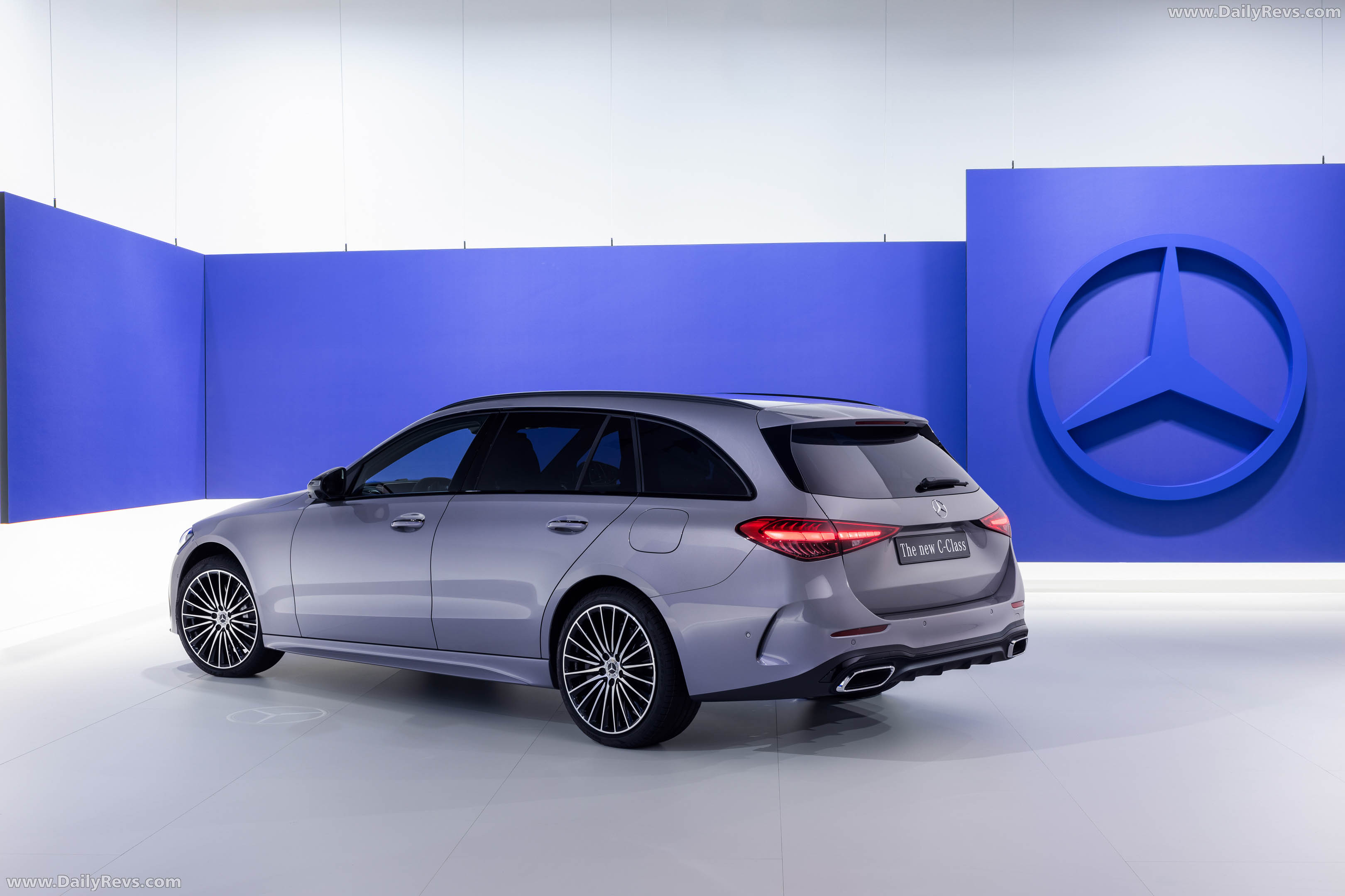 2027 Mercedes-Benz C 400 e Estate S206 Rear View