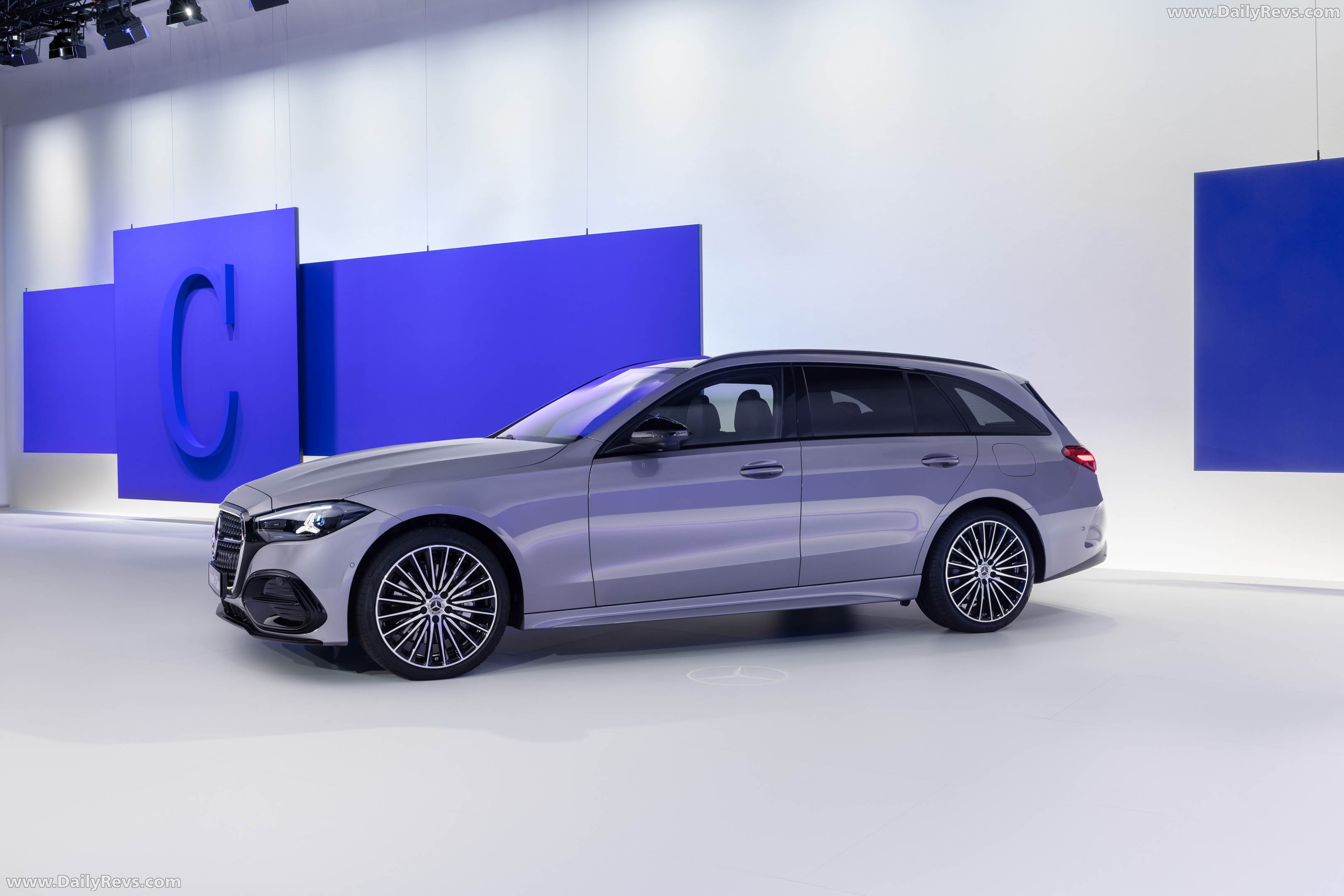 2027 Mercedes-Benz C 400 e Estate S206 Side View