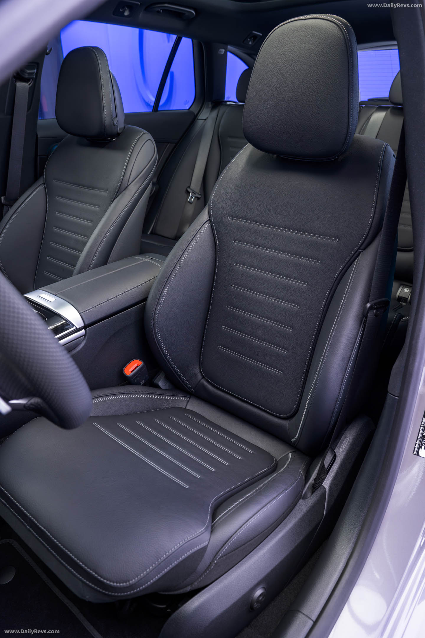 2027 Mercedes-Benz C 400 e Estate S206 Interior