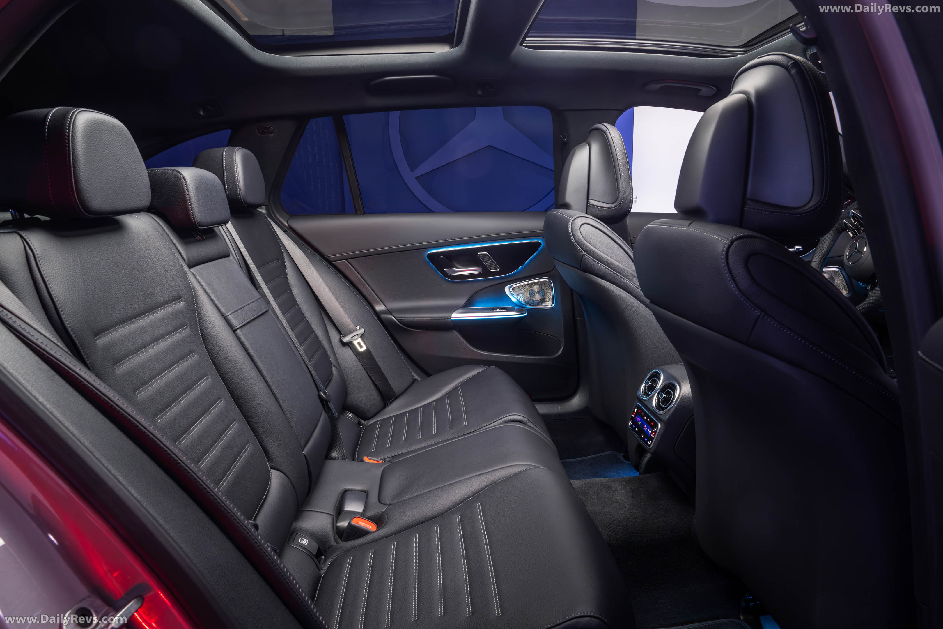 2027 Mercedes-Benz C 400 e Estate S206 Interior
