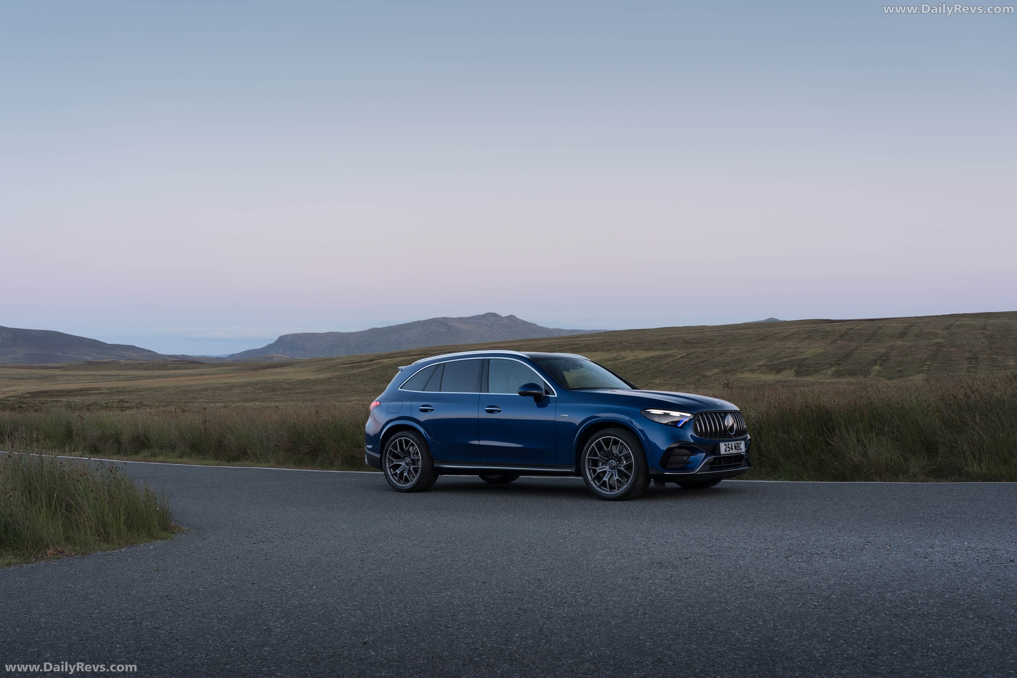 2027 Mercedes-Benz GLC 53 AMG X254 UK Version Side View