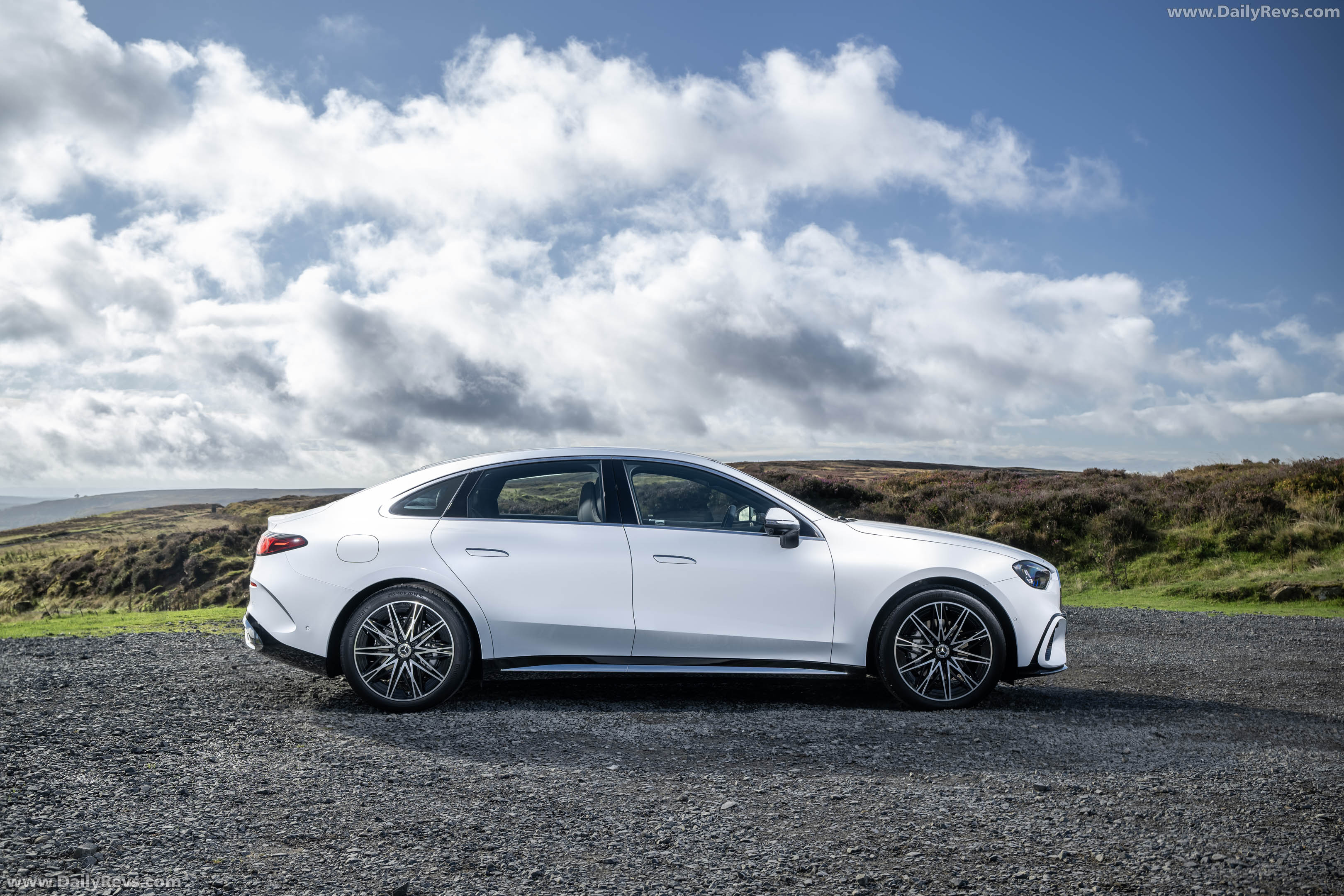 2027 Mercedes-Benz C-Class Electric W540 UK Version Side View