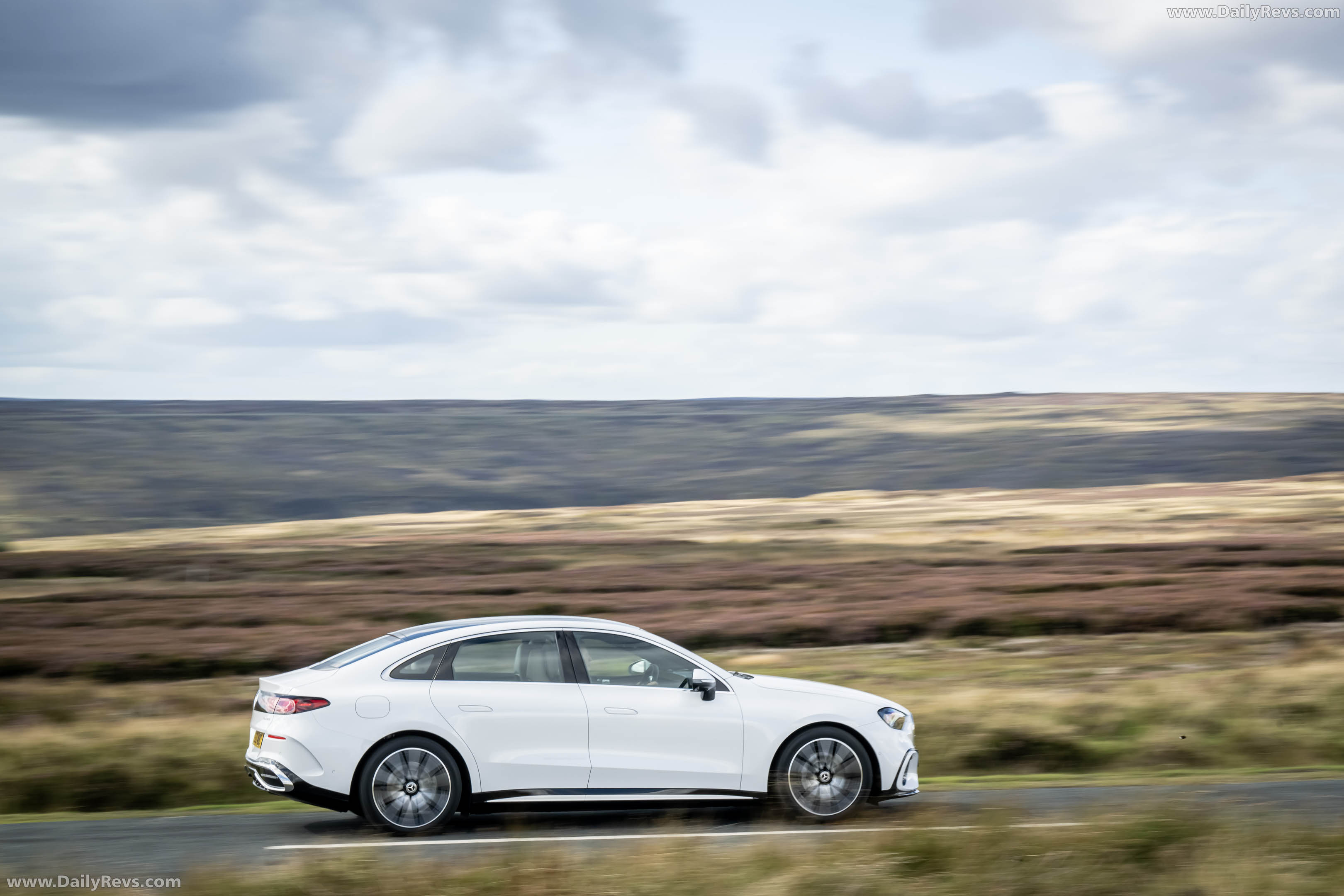 2027 Mercedes-Benz C-Class Electric W540 UK Version Side View
