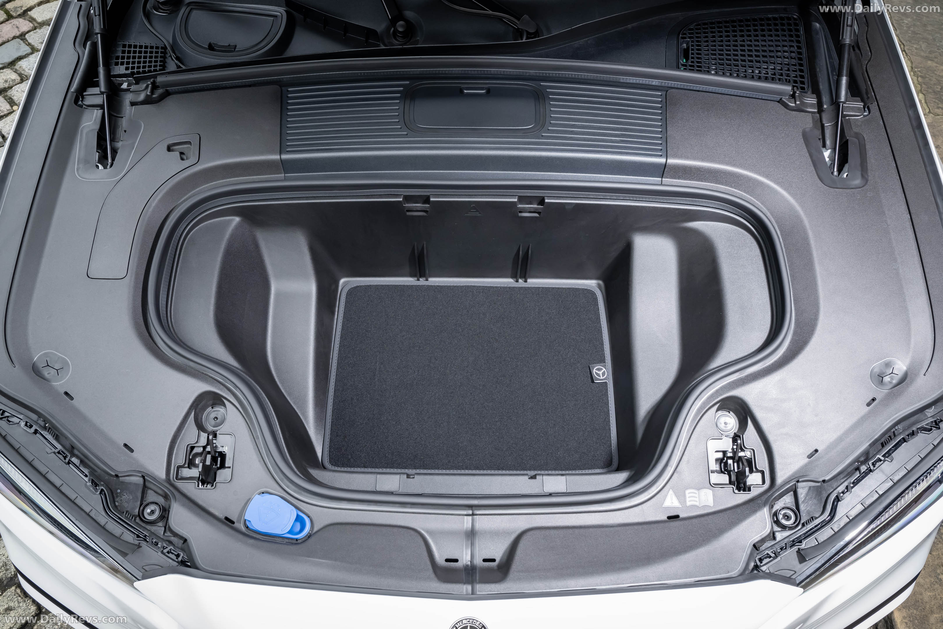 2027 Mercedes-Benz C-Class Electric W540 UK Version Interior