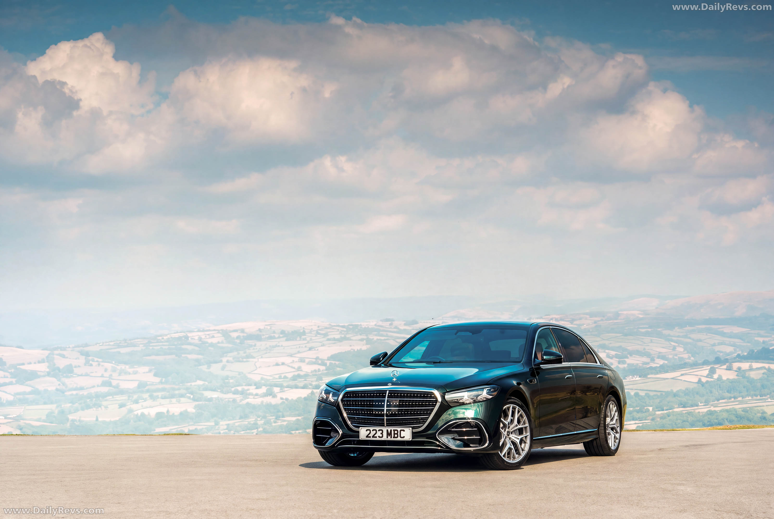 2027 Mercedes-Benz S-Class W223 UK Version Front View