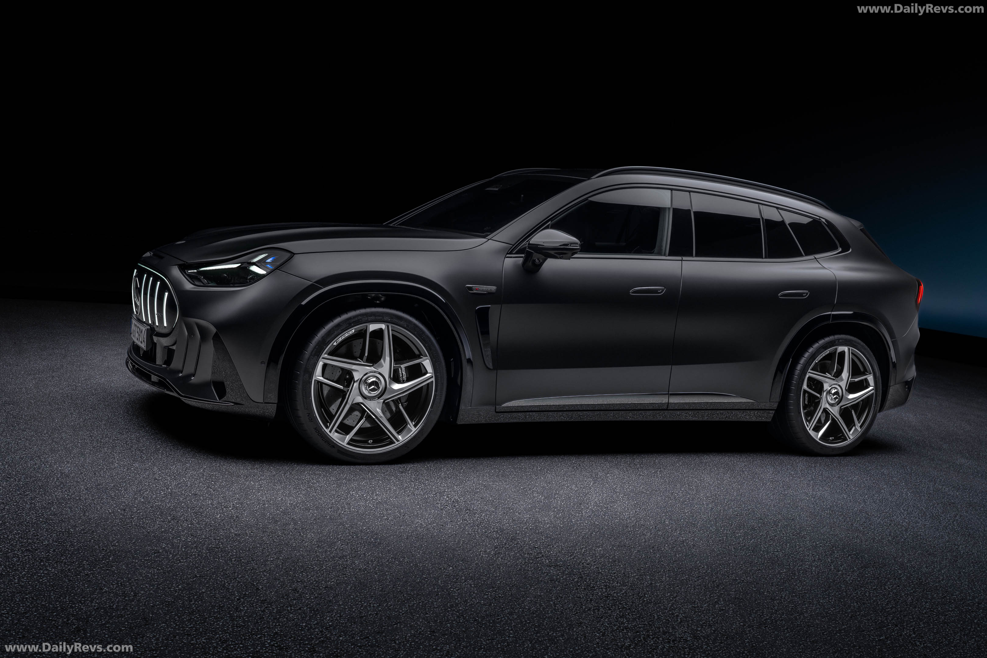 2027 Mercedes-Benz AMG GT SUV X591 Side View