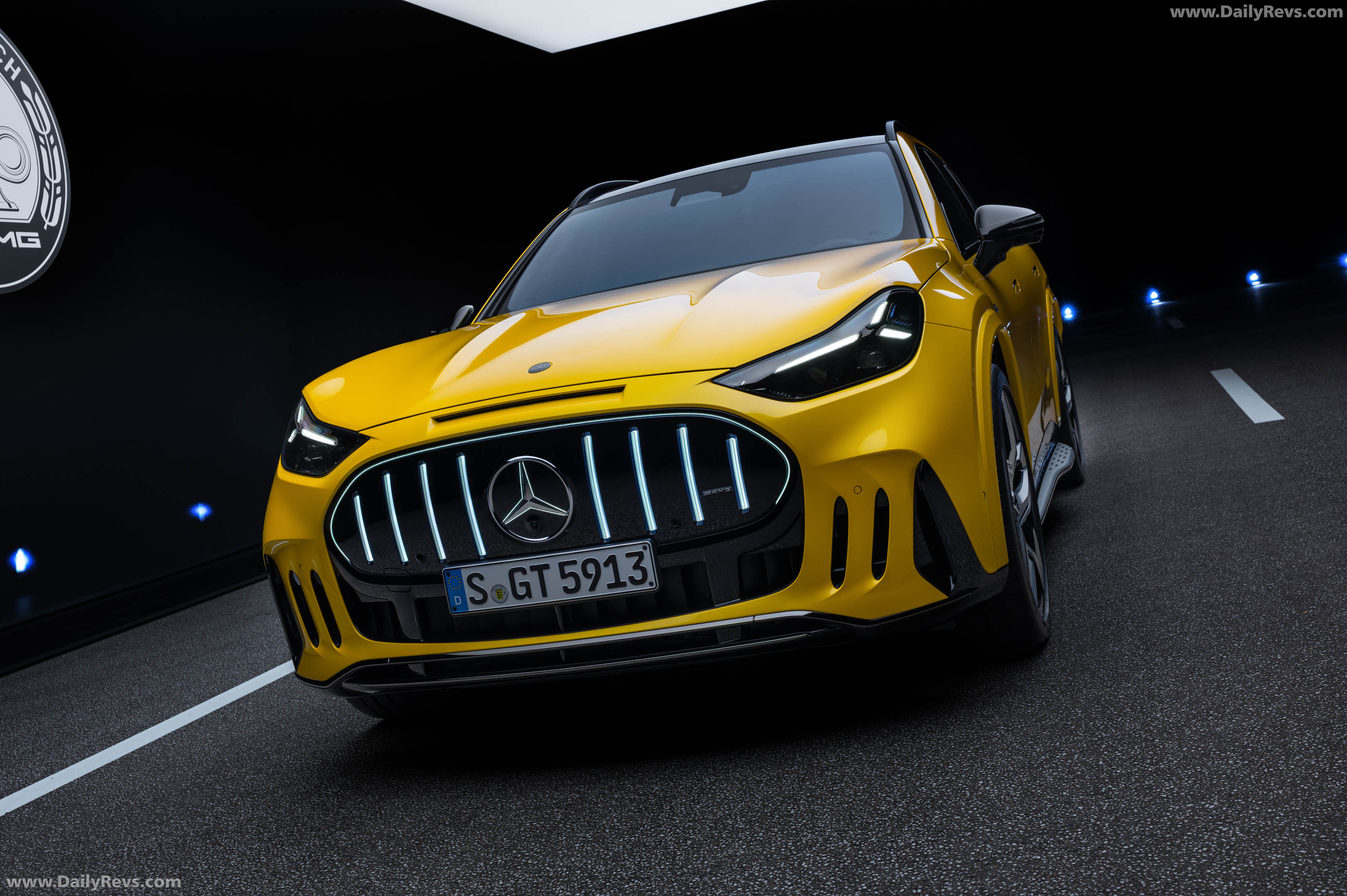 2027 Mercedes-Benz AMG GT 63 SUV X591 Front View