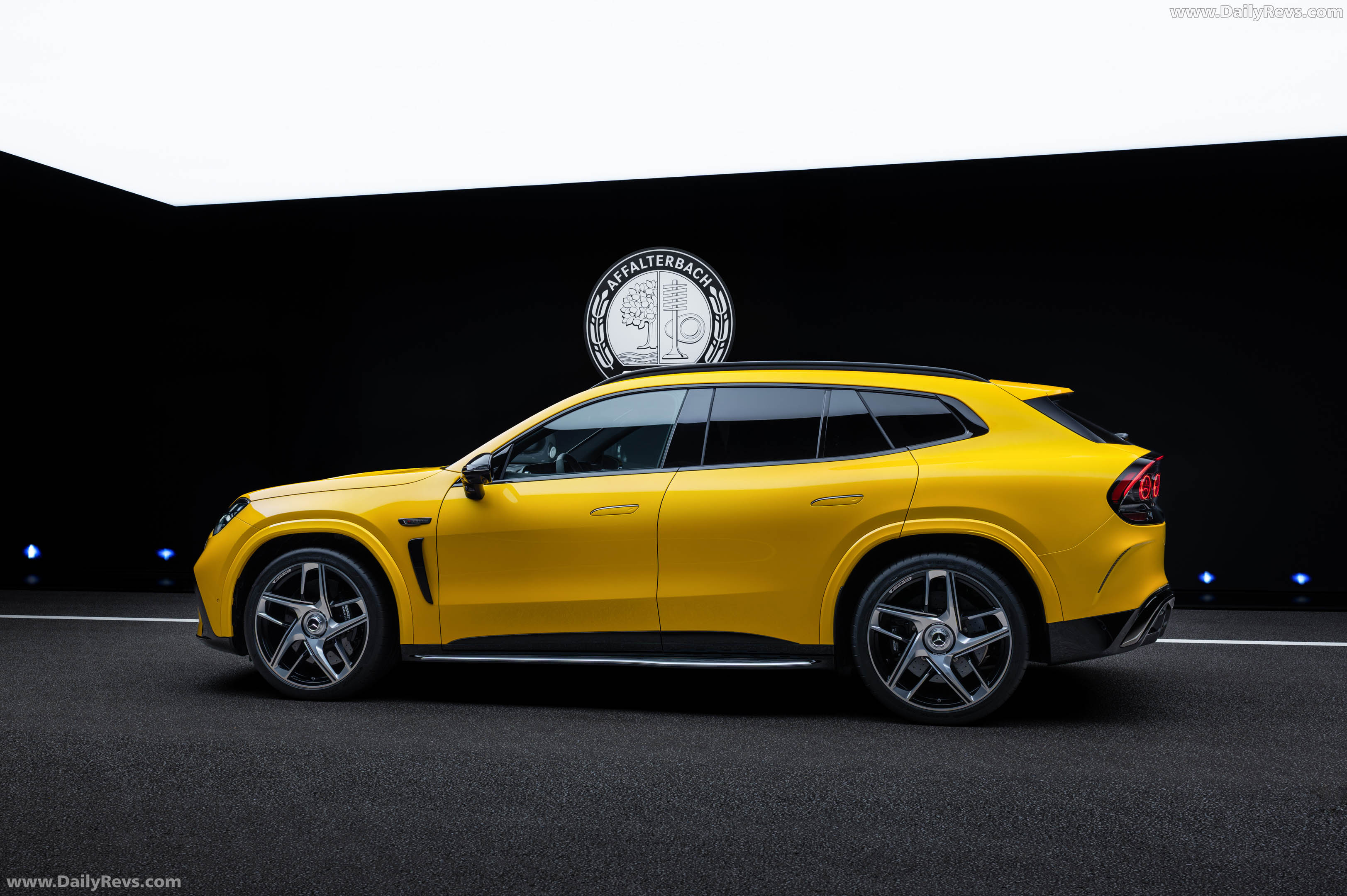 2027 Mercedes-Benz AMG GT 63 SUV X591 Side View
