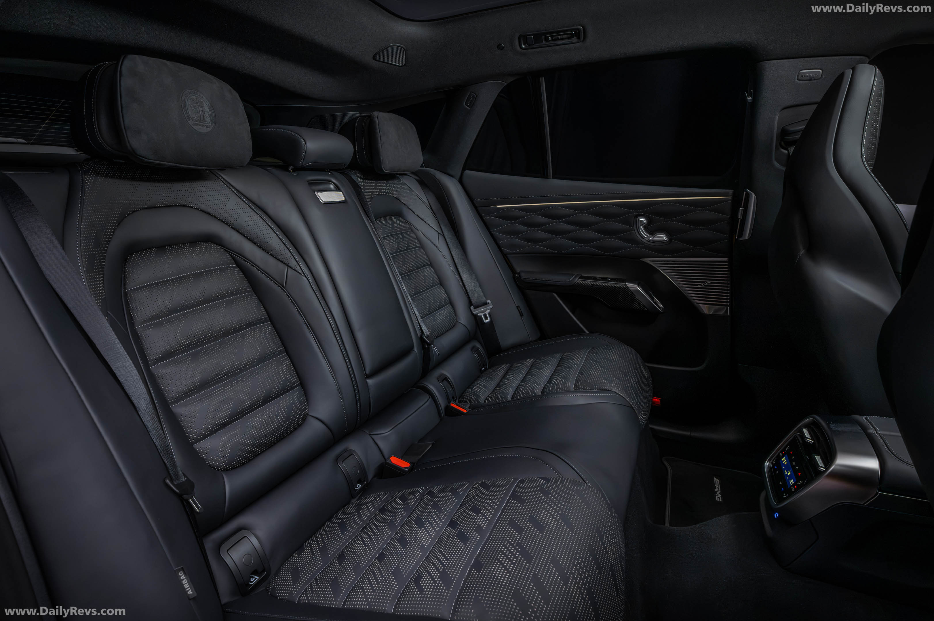 2027 Mercedes-Benz AMG GT 63 SUV X591 Interior