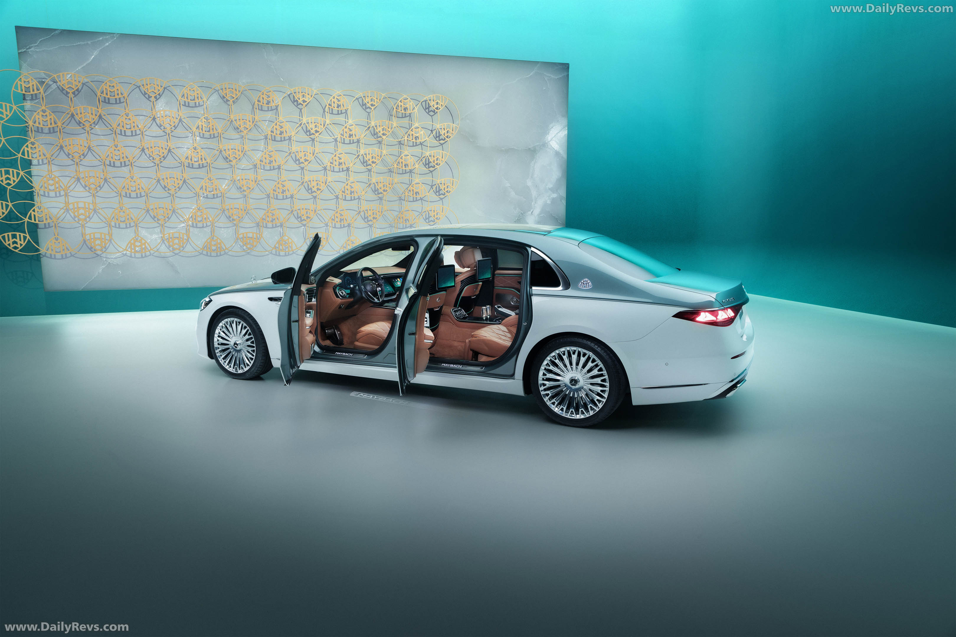 2027 Mercedes-Maybach S 680 MANUFAKTUR Rear View