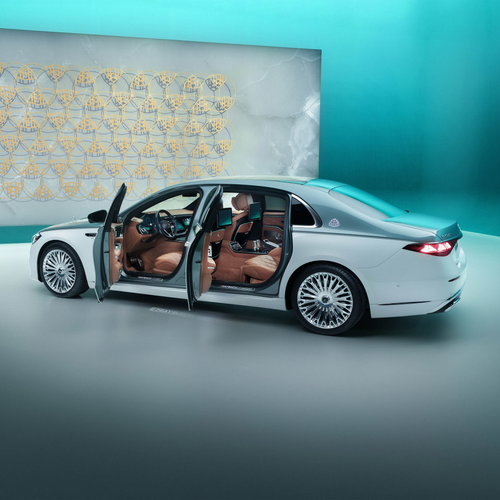 2027 Mercedes-Maybach S 680 MANUFAKTUR Rear View