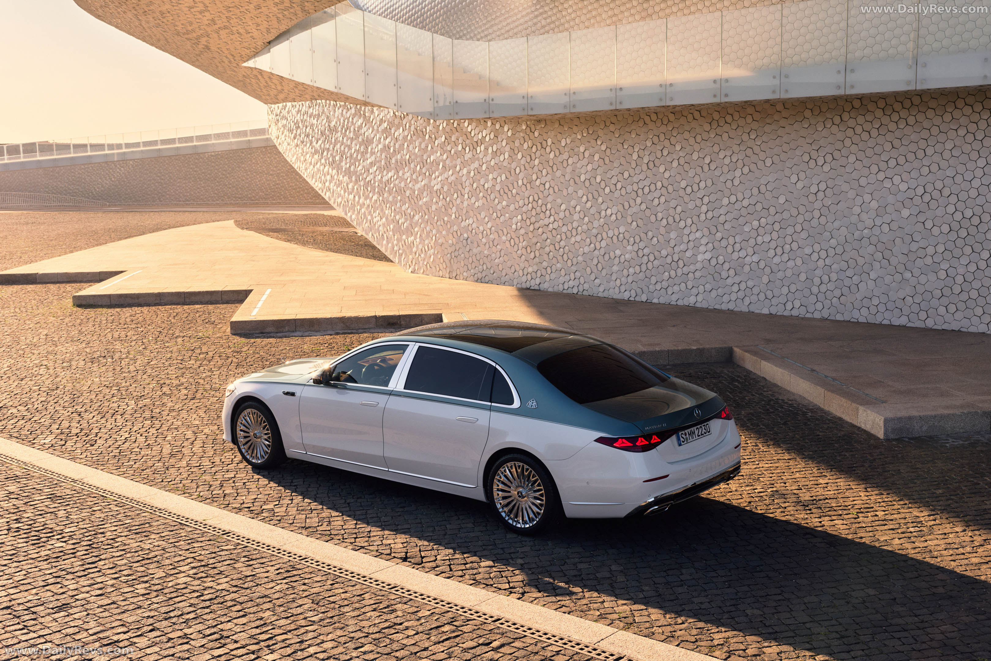 2027 Mercedes-Maybach S 680 MANUFAKTUR Rear View