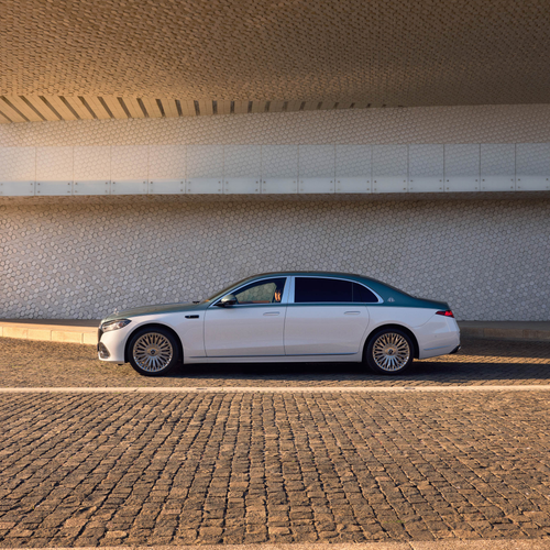 2027 Mercedes-Maybach S 680 MANUFAKTUR Side View